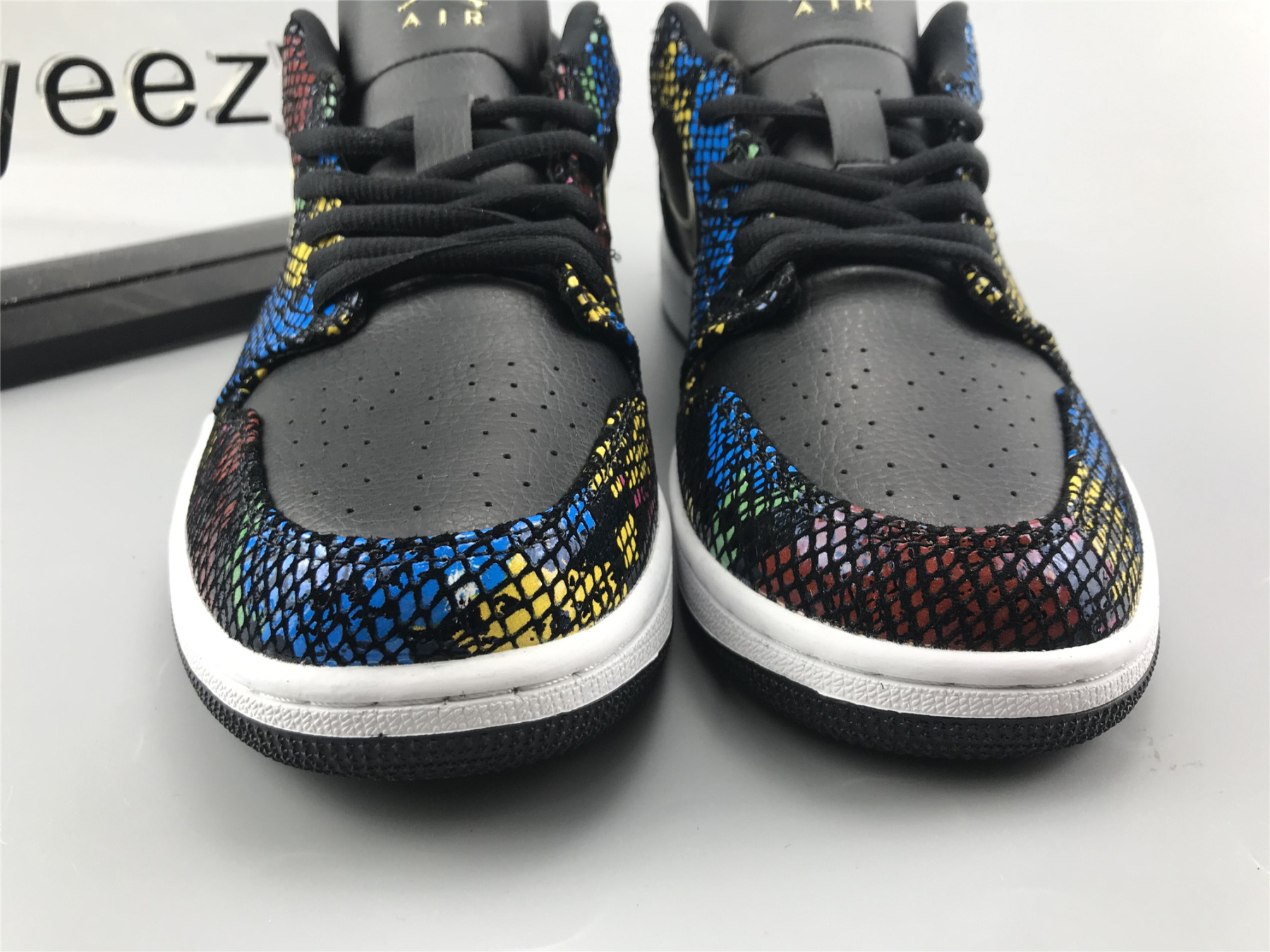 UA AIR JORDAN 1 LOW MULTICOLOR SNAKESKIN