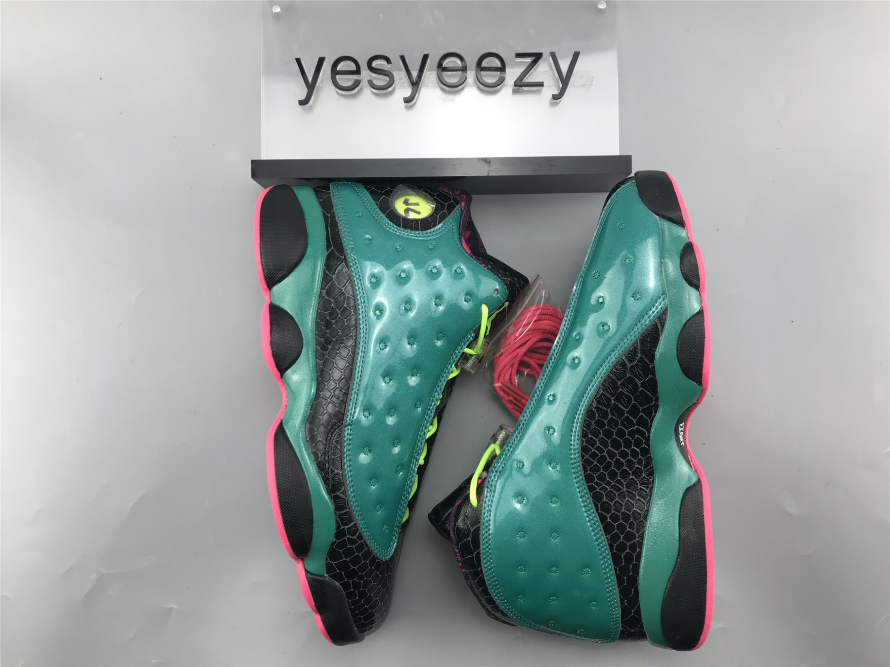 UA AIR JORDAN 13 RETRO 