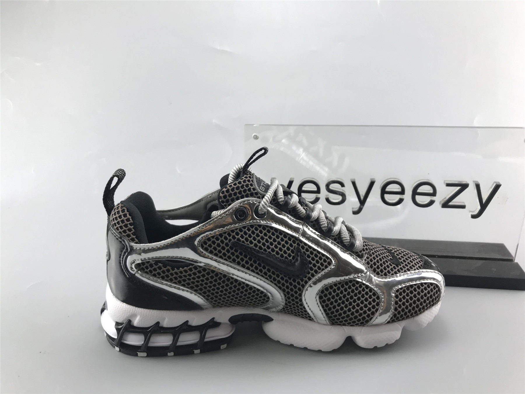 UA NIKE STUSSY X AIR ZOOM SPIRIDON CAGED 