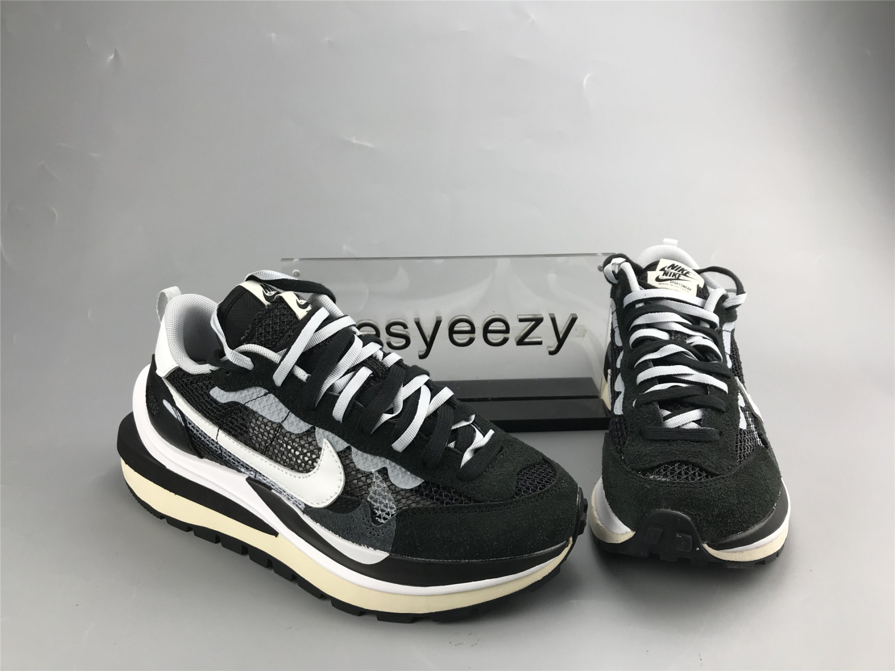 UA NIKE SACAI X VAPORWAFFLE 