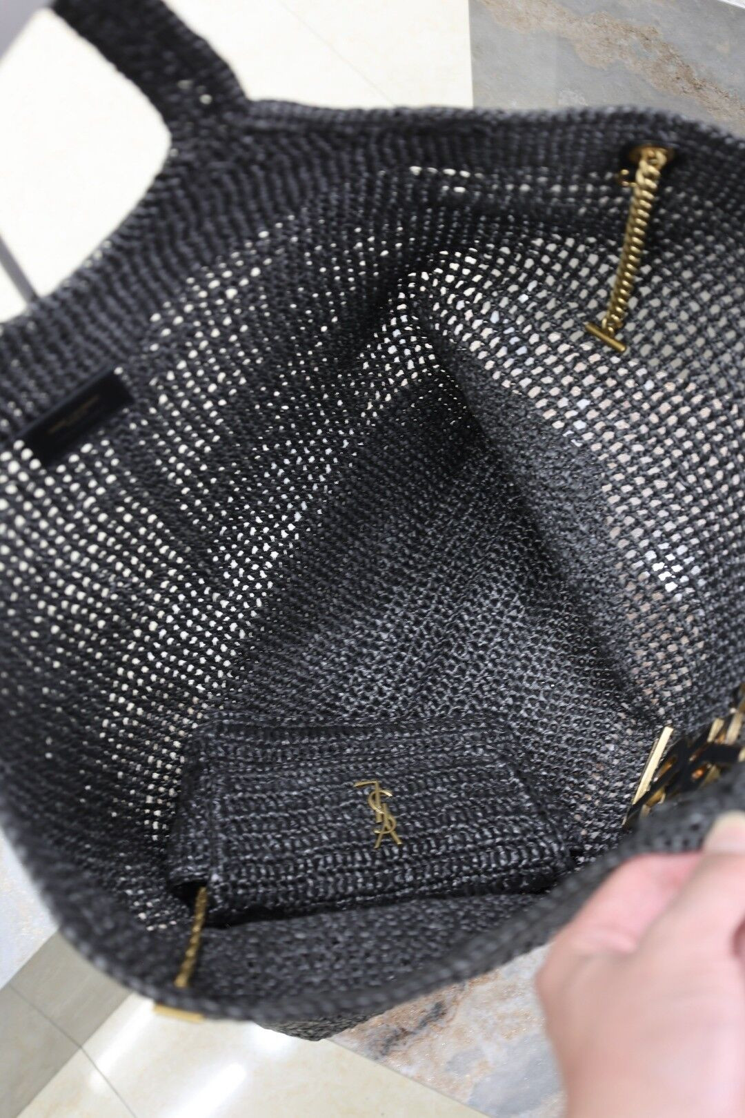 Y51 ICARE IN RAFFIA 37-55x43x5cm
