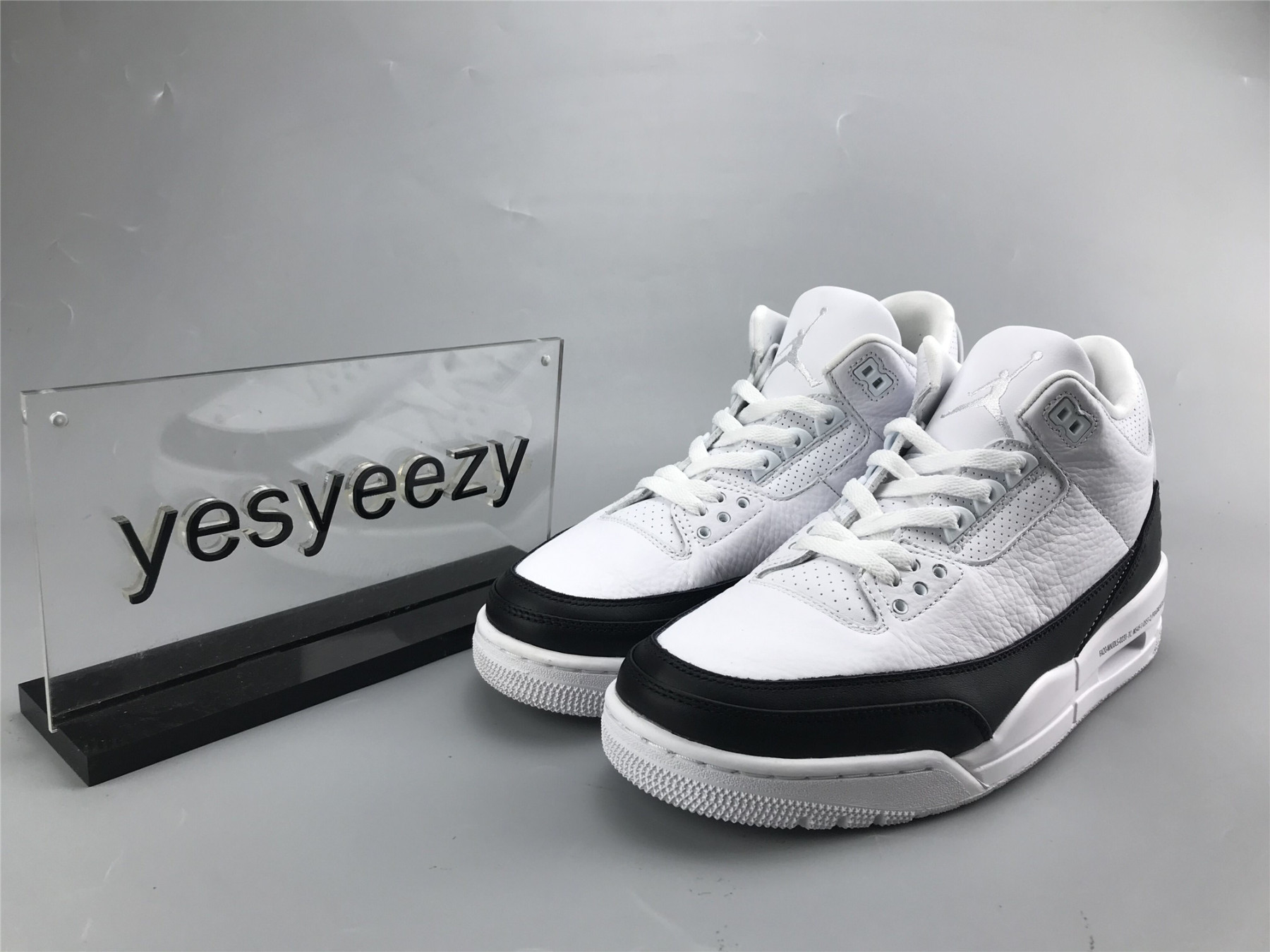 UA FRAGMENT X AIR JORDAN 3 RETRO SP