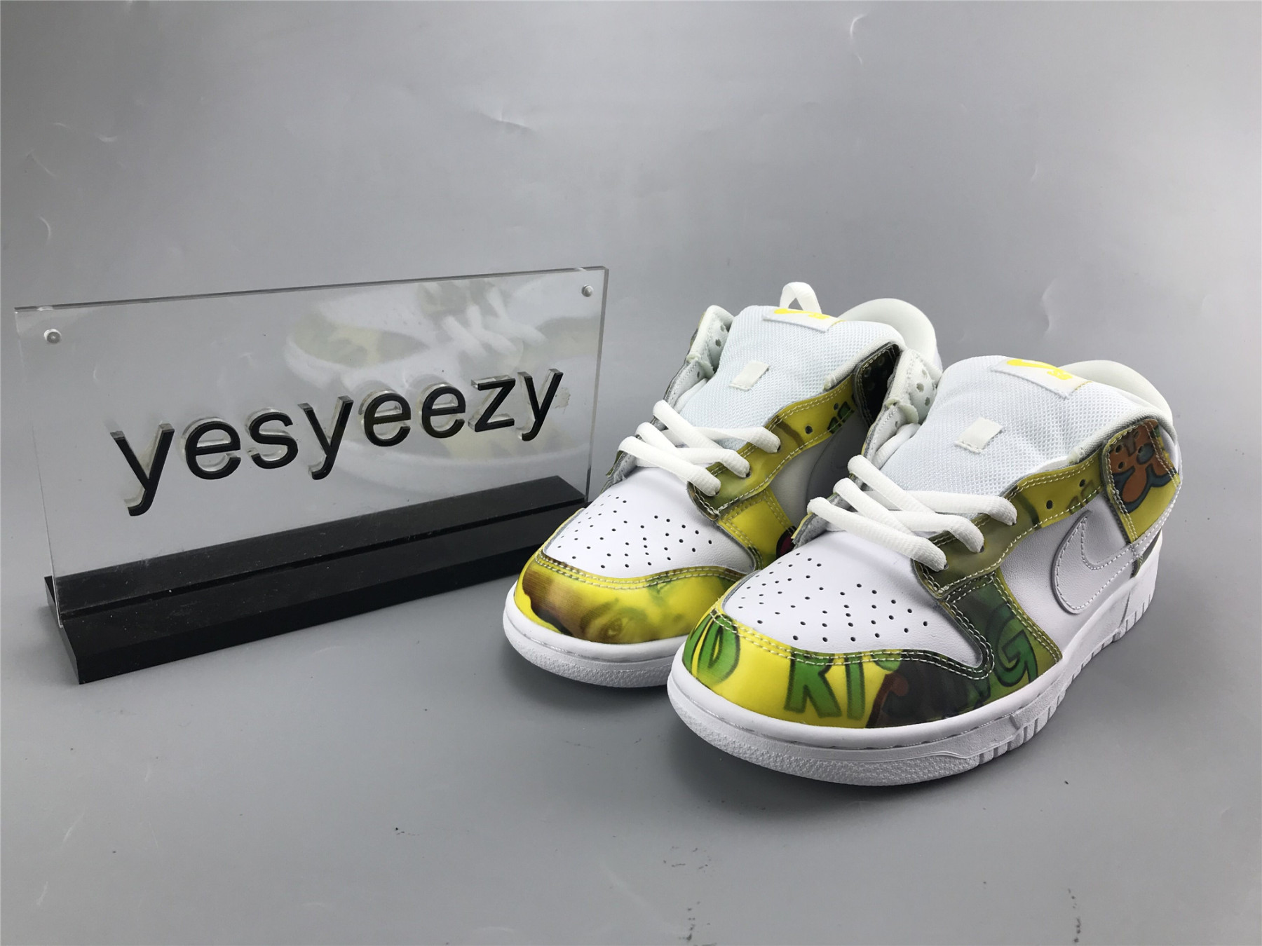 UA NIKE DUNK LOW PRO SB