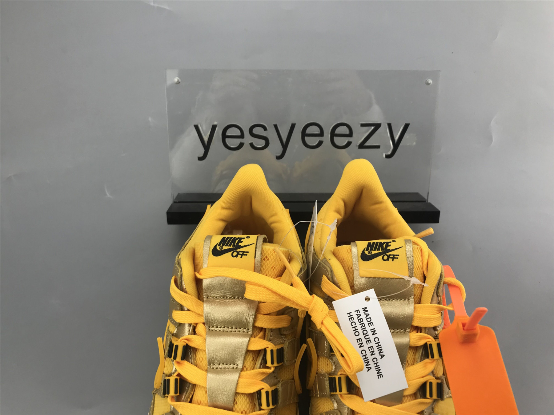 UA NIKE OFF-WHITE X AIR RUBBER DUNK UNIVERSITY GOLD