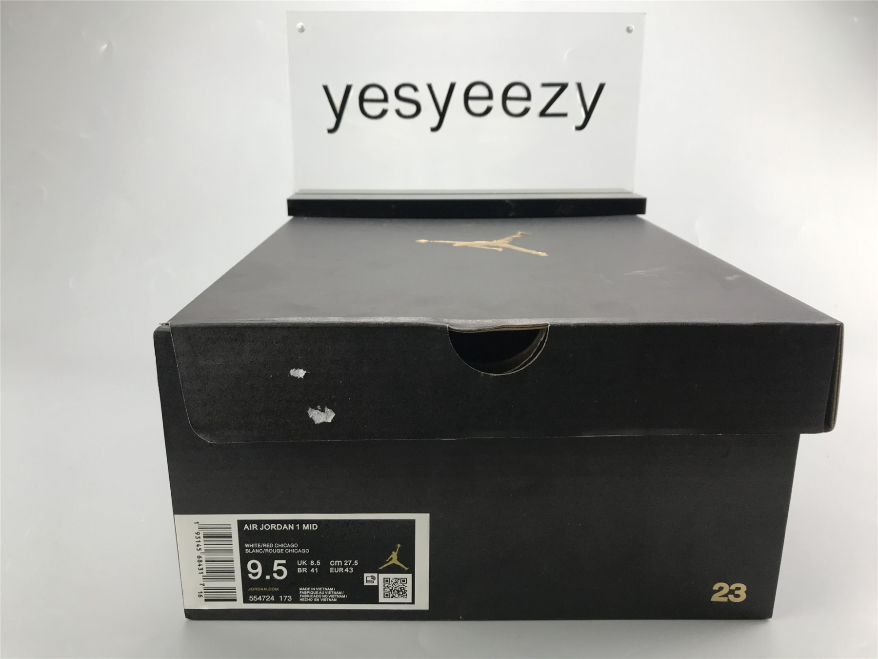 UA AIR JORDAN 1 MID 