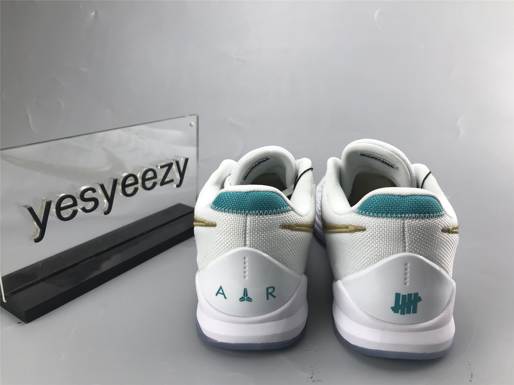 UA NIKE UNDEFEATED X ZOOM KOBE 5 PROTRO SPECIAL BOX 
