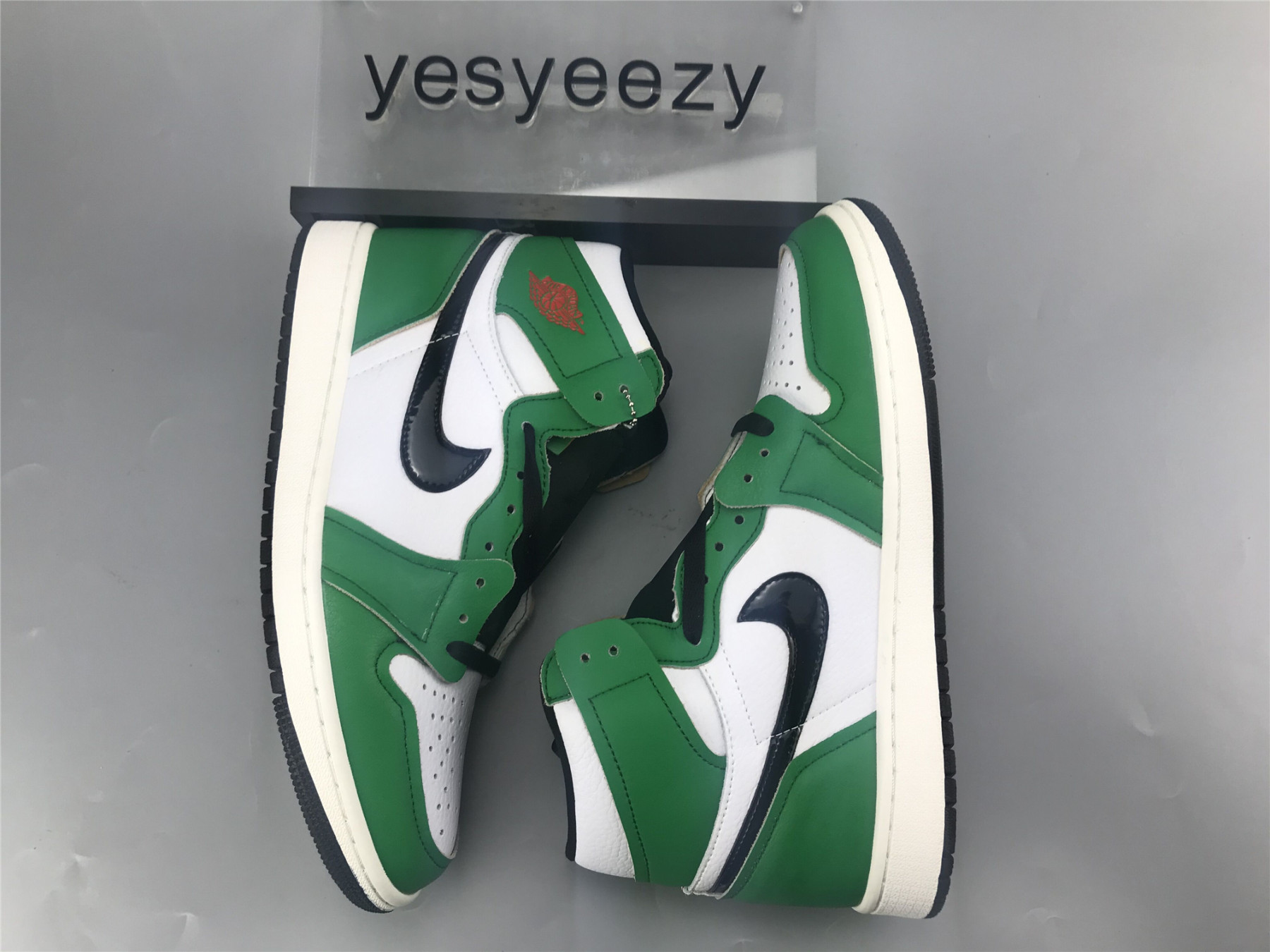UA WMNS AIR JORDAN 1 RETRO HIGH OG 