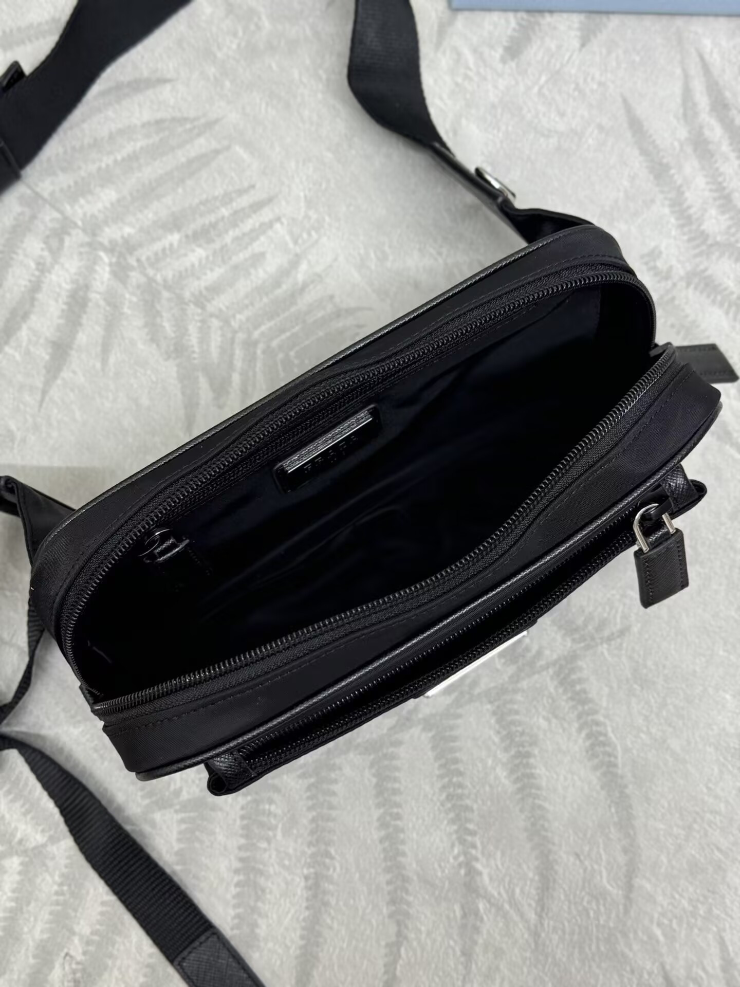 Pra*a Belt Bag 21x12.5x4.5cm