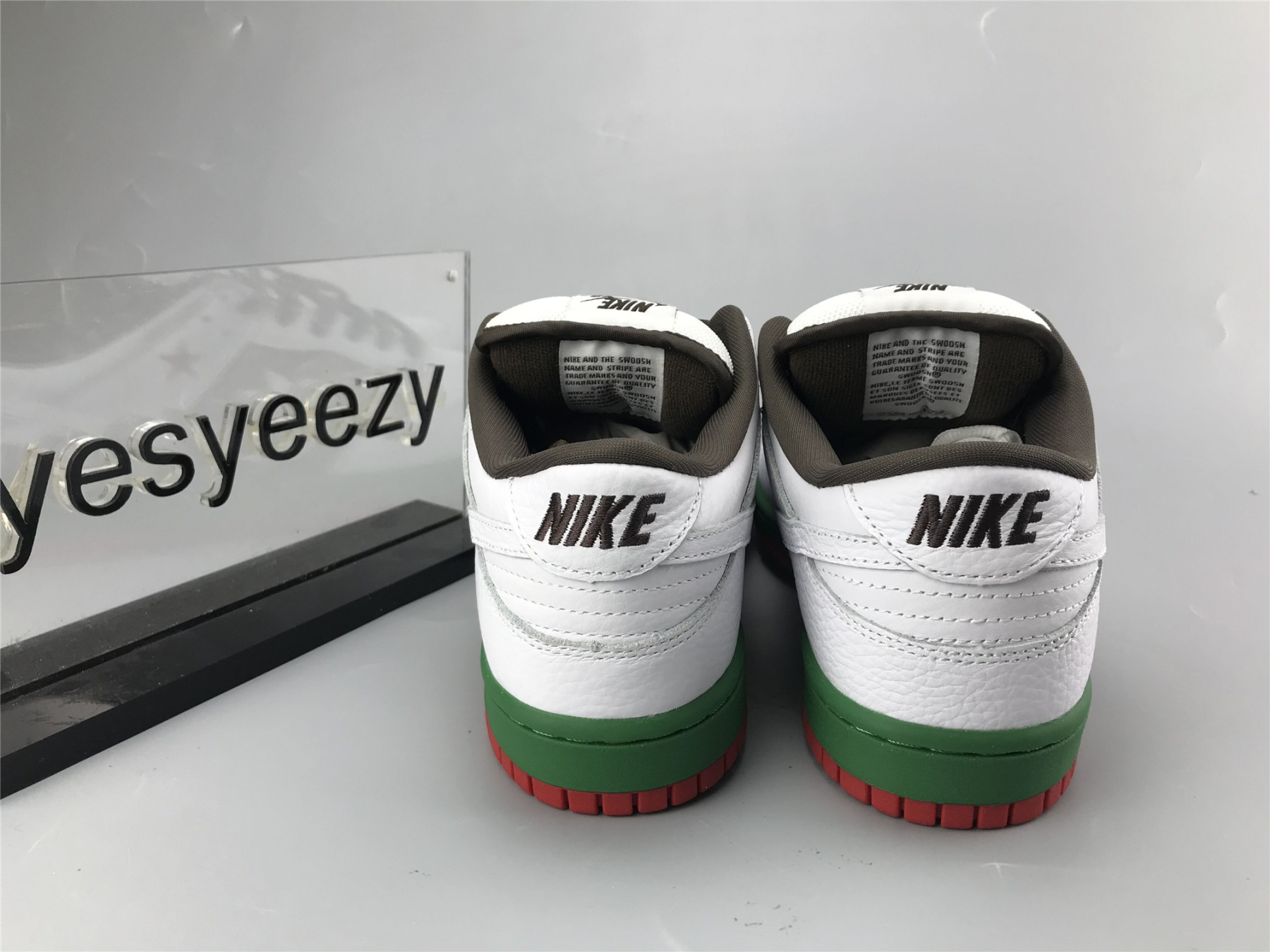 UA NIKE DUNK LOW PRO SB