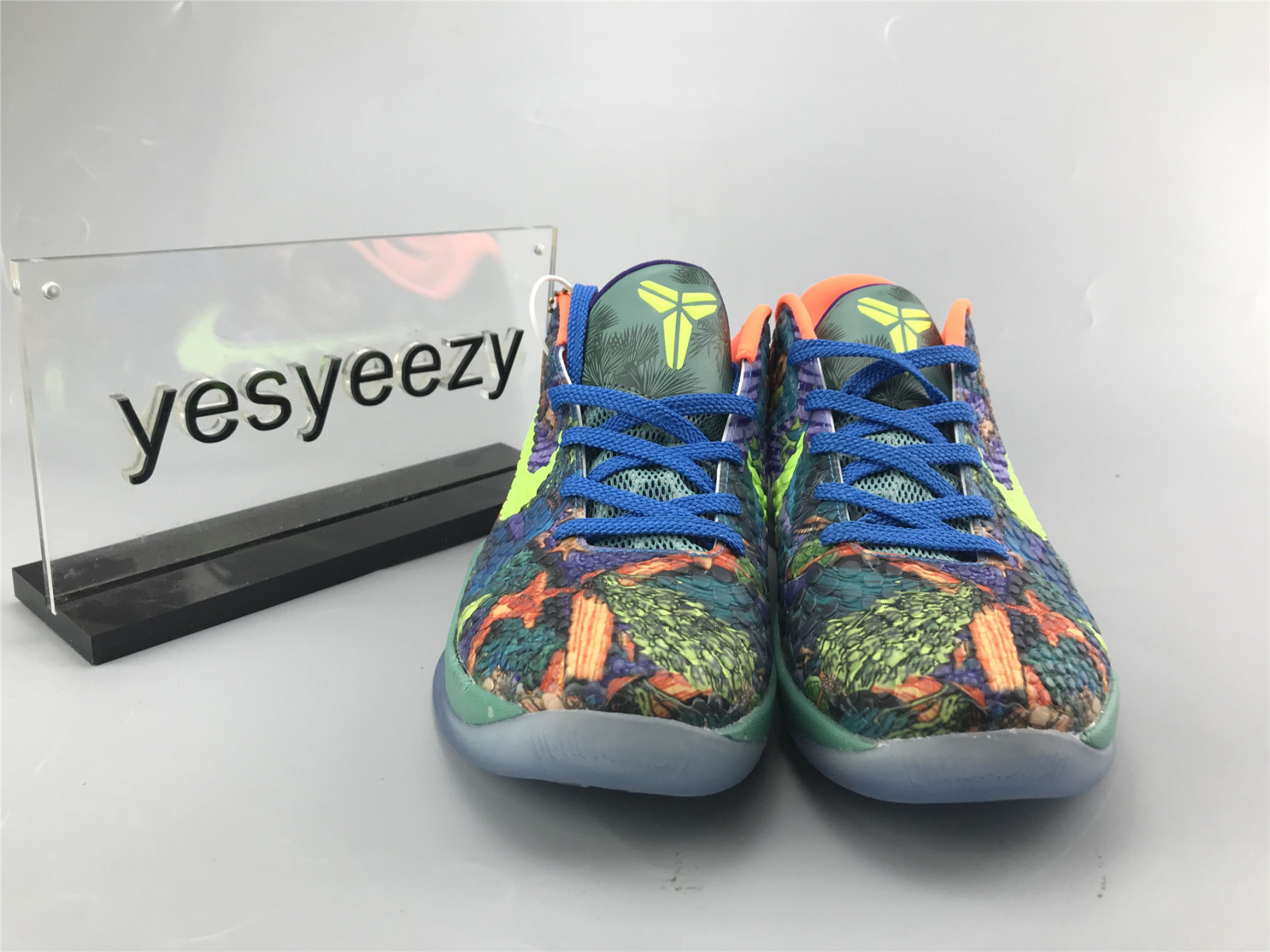 UA NIKE ZOOM KOBE 6