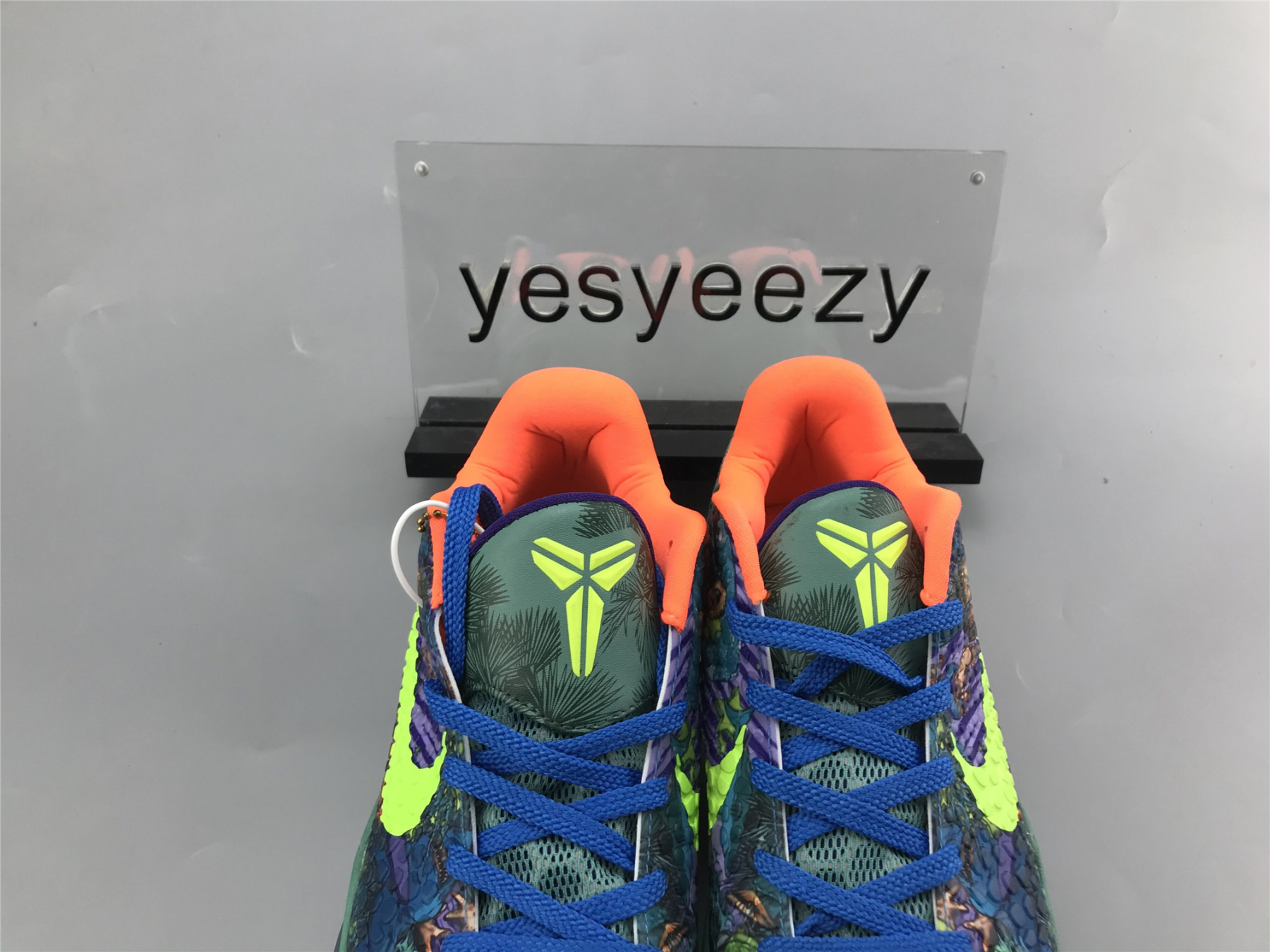 UA NIKE ZOOM KOBE 6