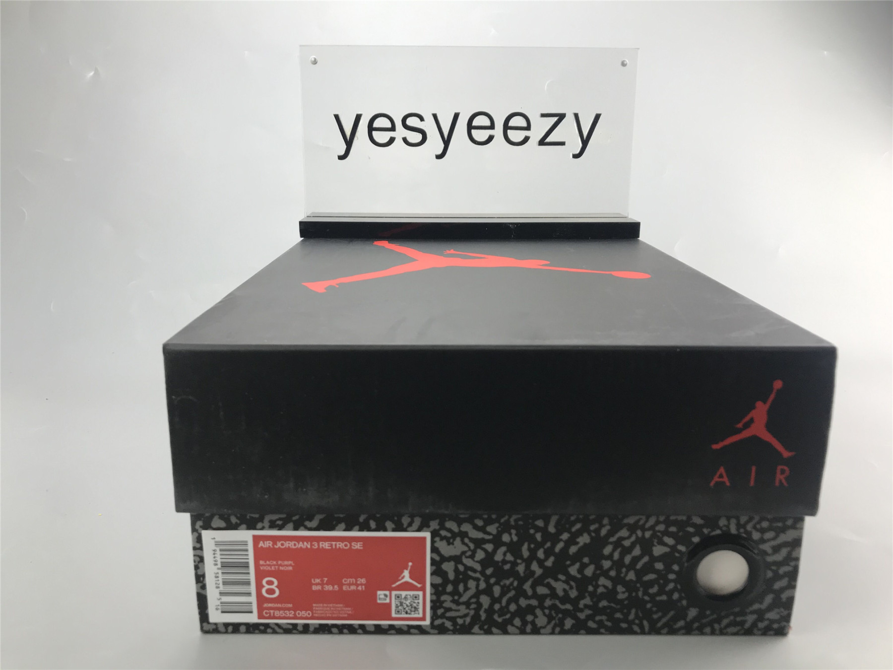 UA AIR JORDAN 3 RETRO 