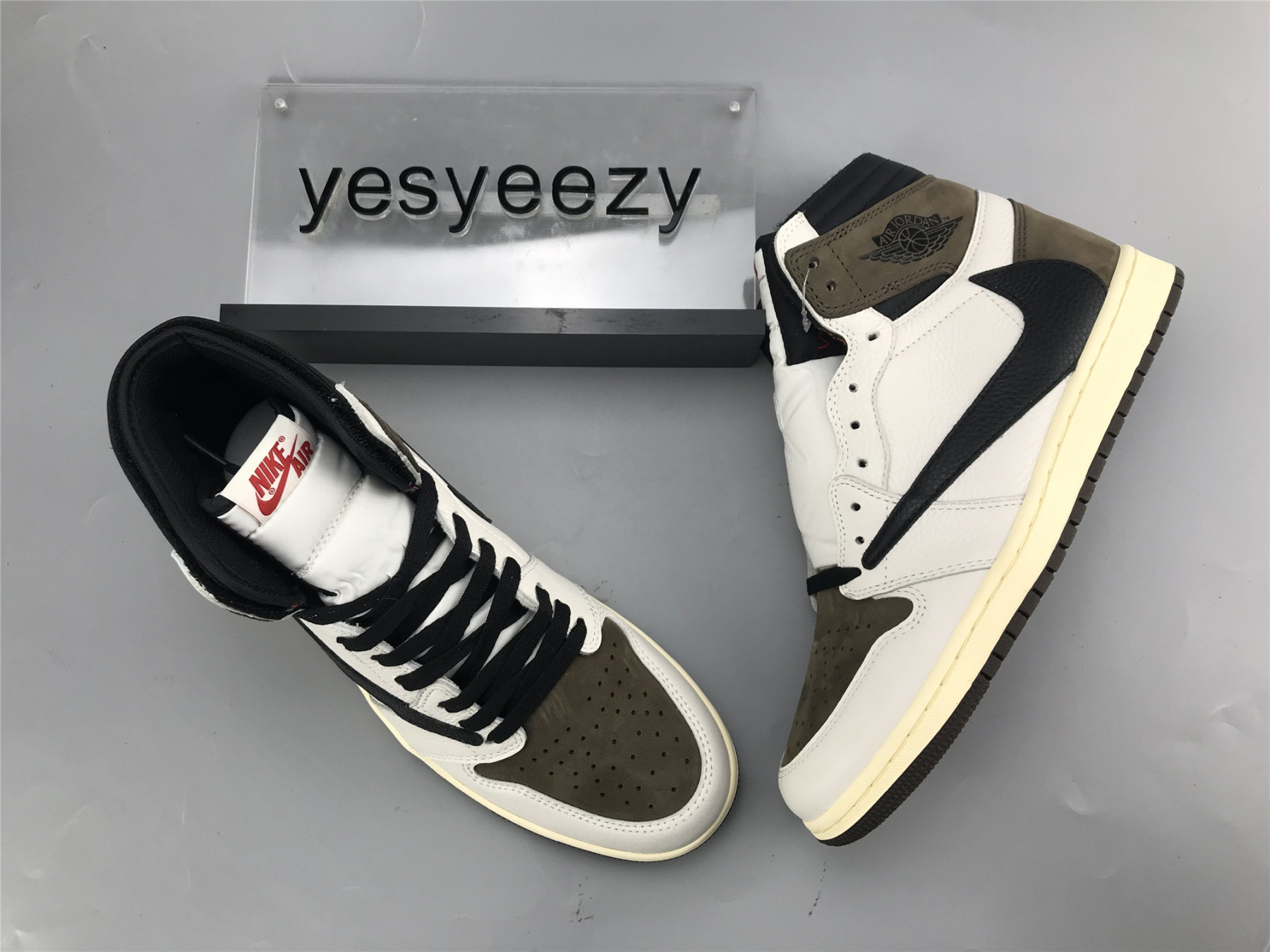 UA TRAVIS SCOTT X AIR JORDAN 1 HIGH "REVERSE"
