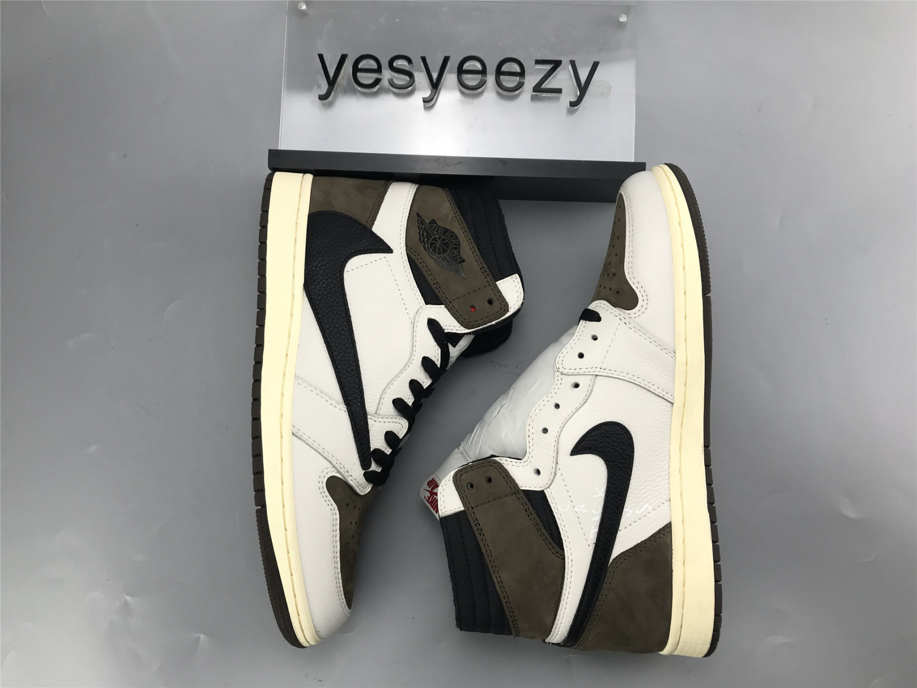 UA TRAVIS SCOTT X AIR JORDAN 1 HIGH "REVERSE"