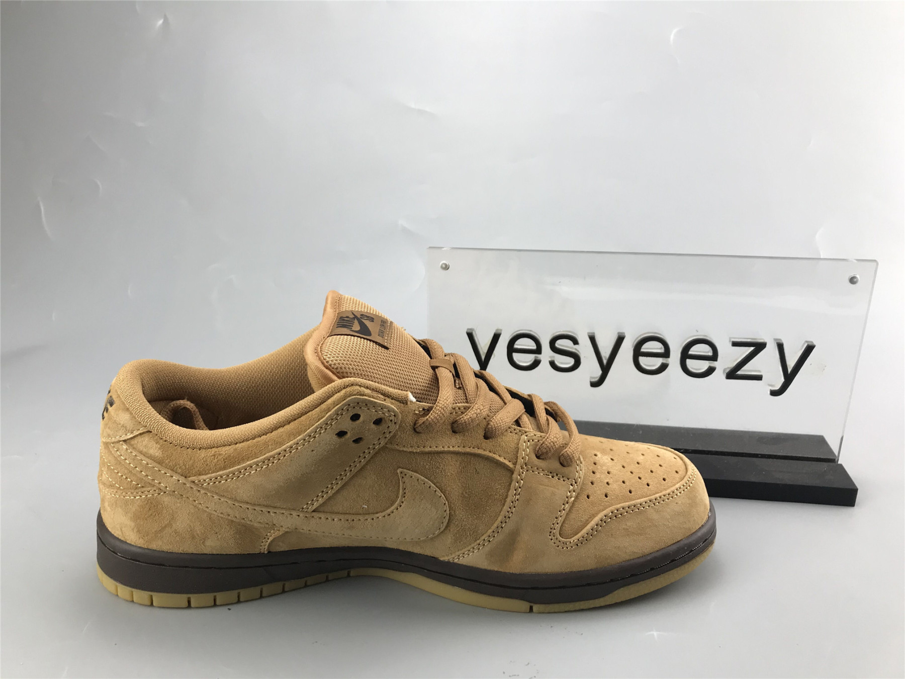 UA NIKE DUNK LOW PRO SB