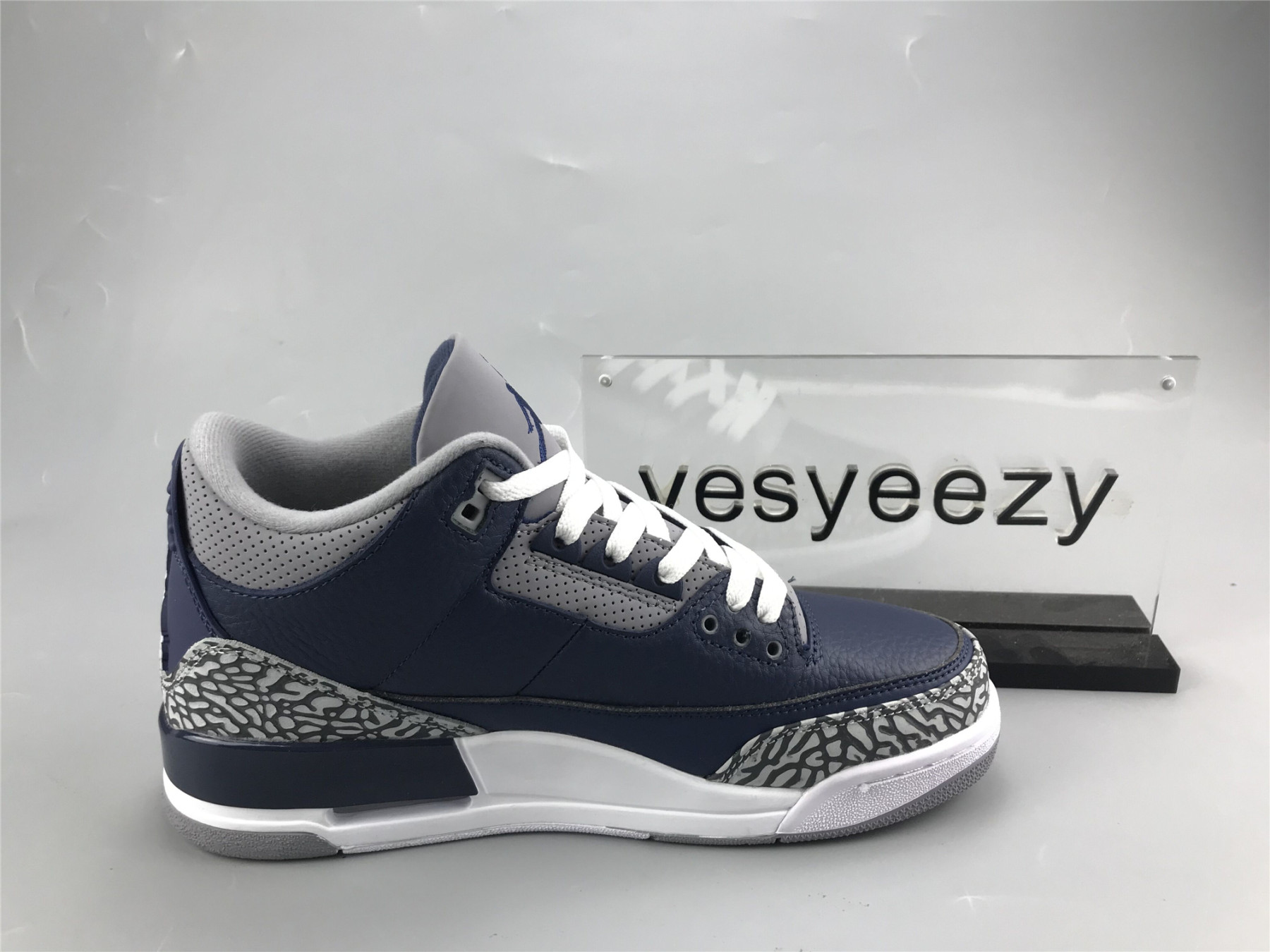 UA AIR JORDAN 3 "GEORGETOWN"