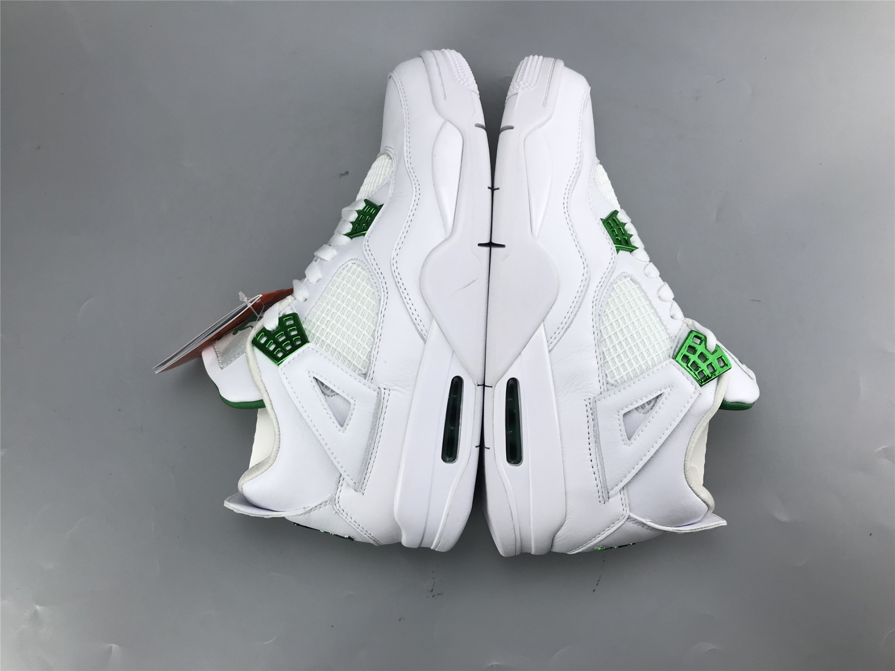 UA AIR JORDAN 4 RETRO 