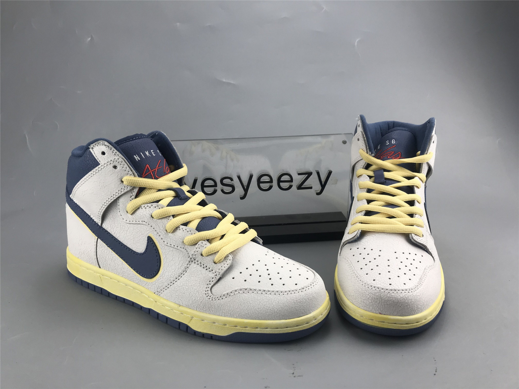 UA NIKE ATLAS X DUNK HIGH SB 