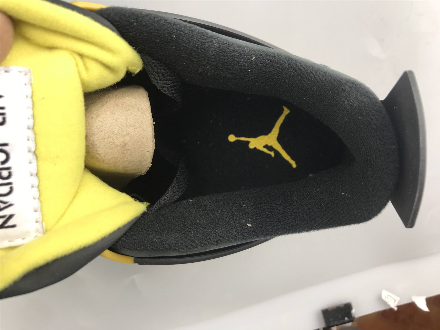 UA AIR JORDAN 4 RETRO 