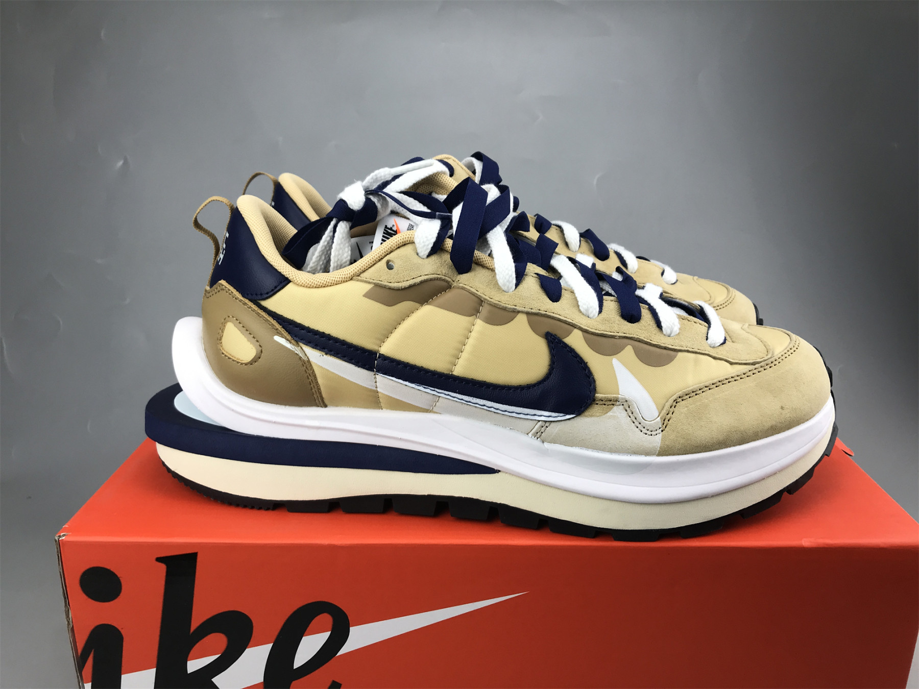 UA NIKE SACAI X VAPORWAFFLE 