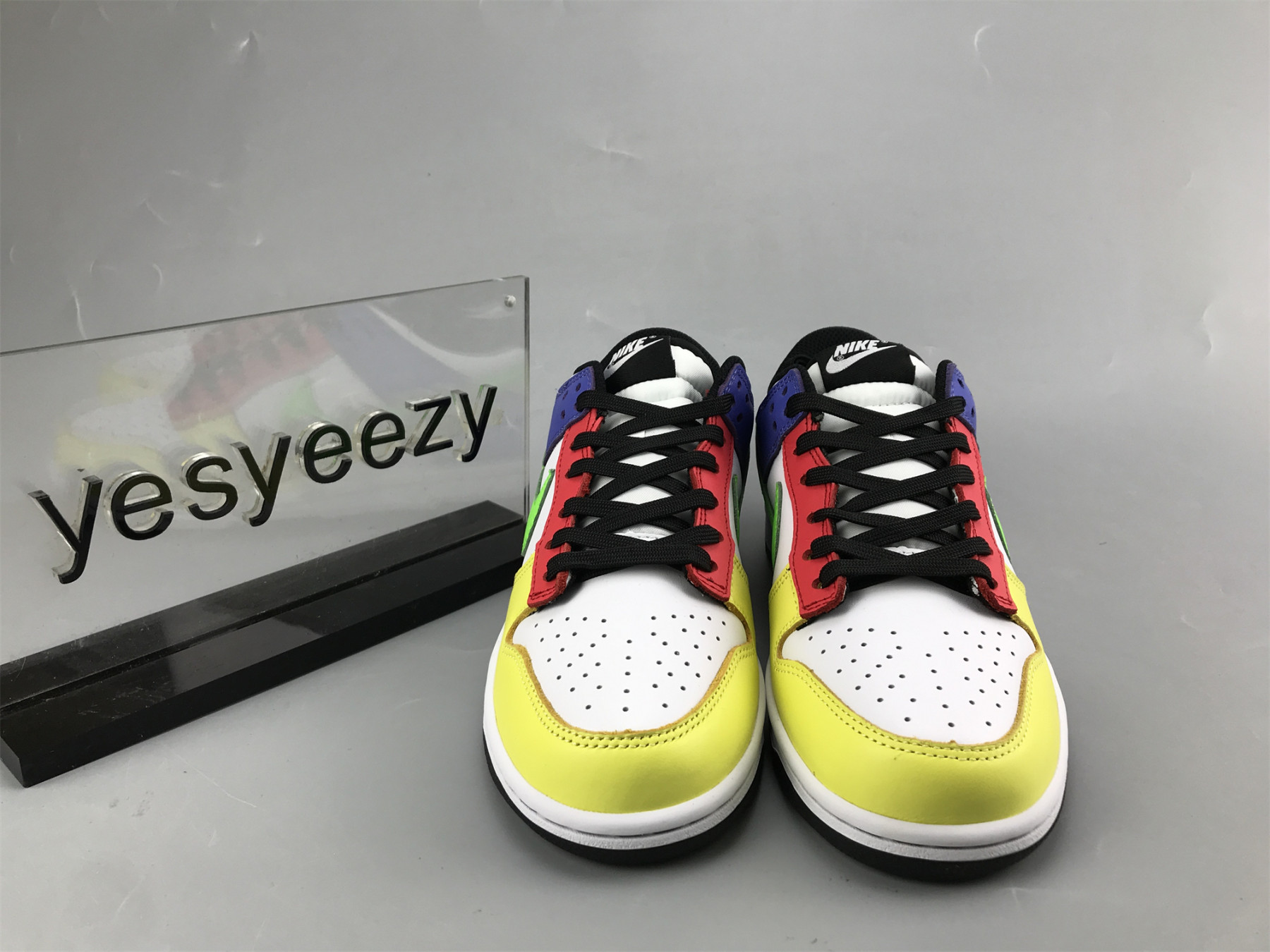 UA WMNS NIKE DUNK LOW 