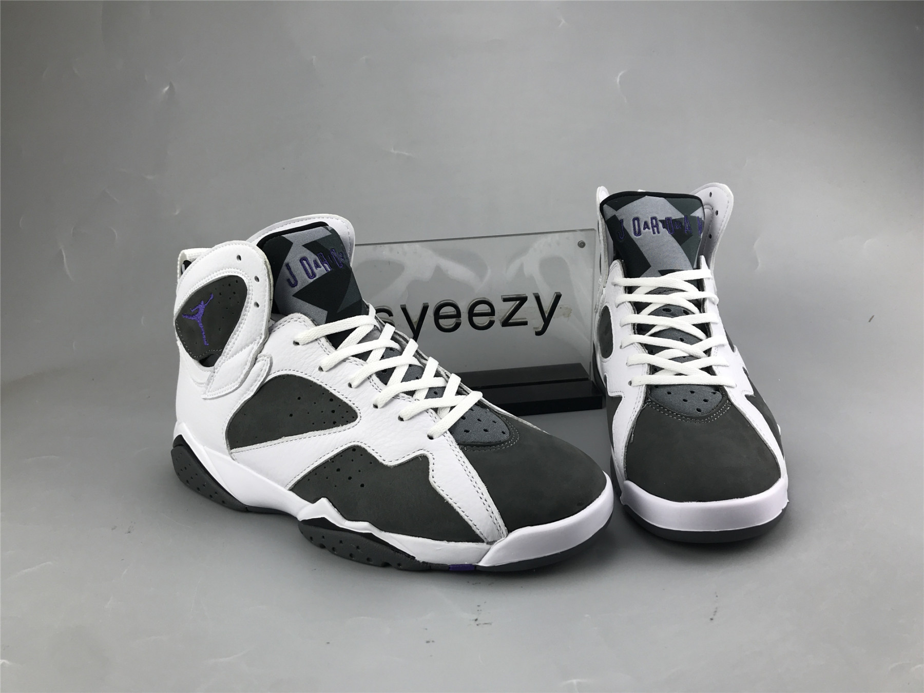 UA AIR JORDAN 7 RETRO 
