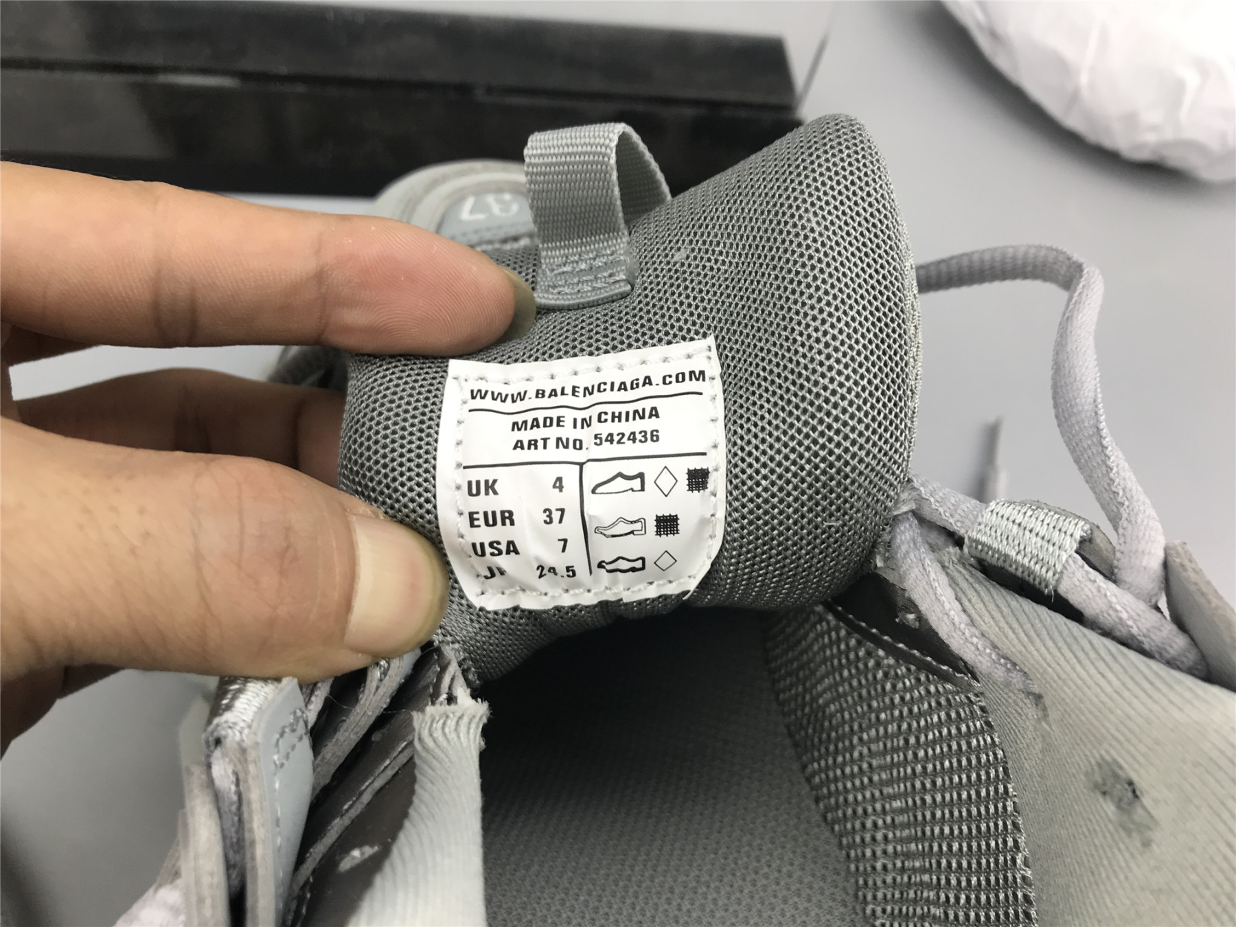 UA TRACK SNEAKER IN GREY