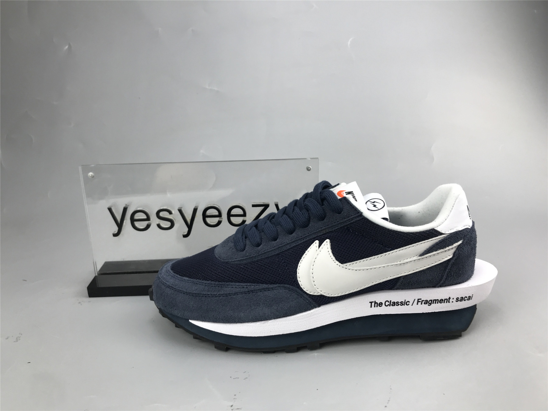 UA NIKE FRAGMENT DESIGN X SACAI X LDV WAFFLE 