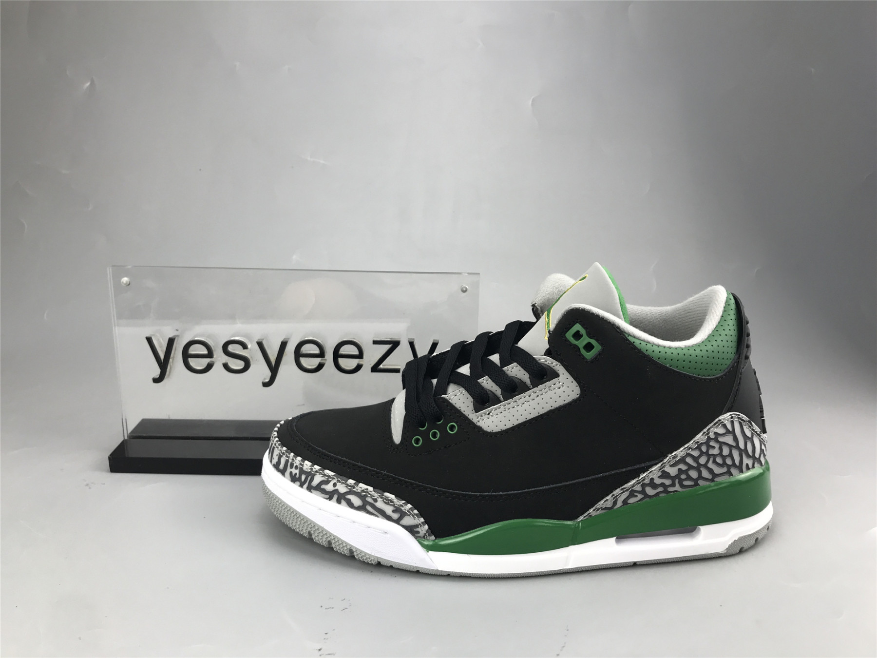 UA AIR JORDAN 3 â€œPINE GREENâ€