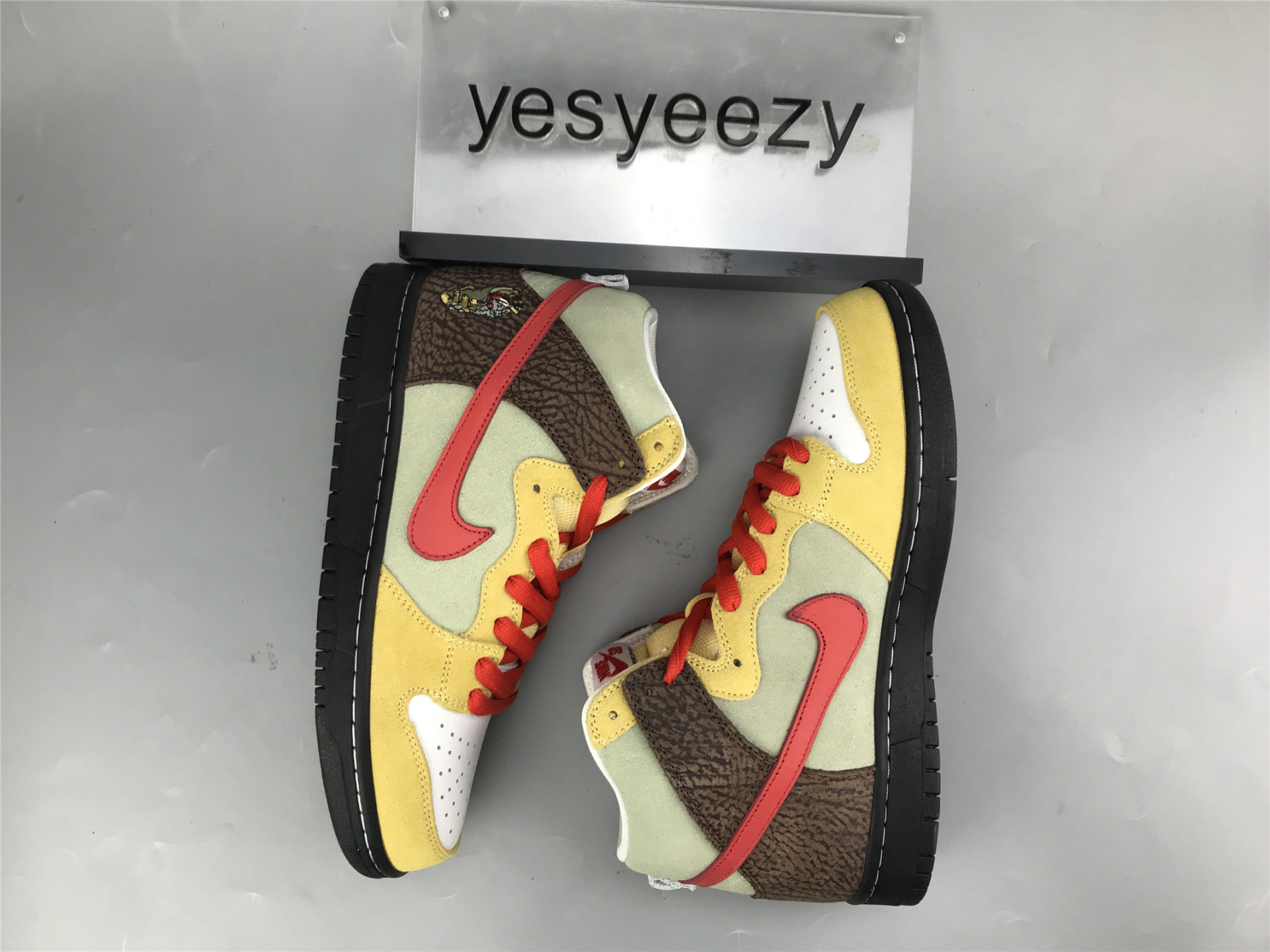 UA NIKE COLOR SKATES X DUNK HIGH SB
