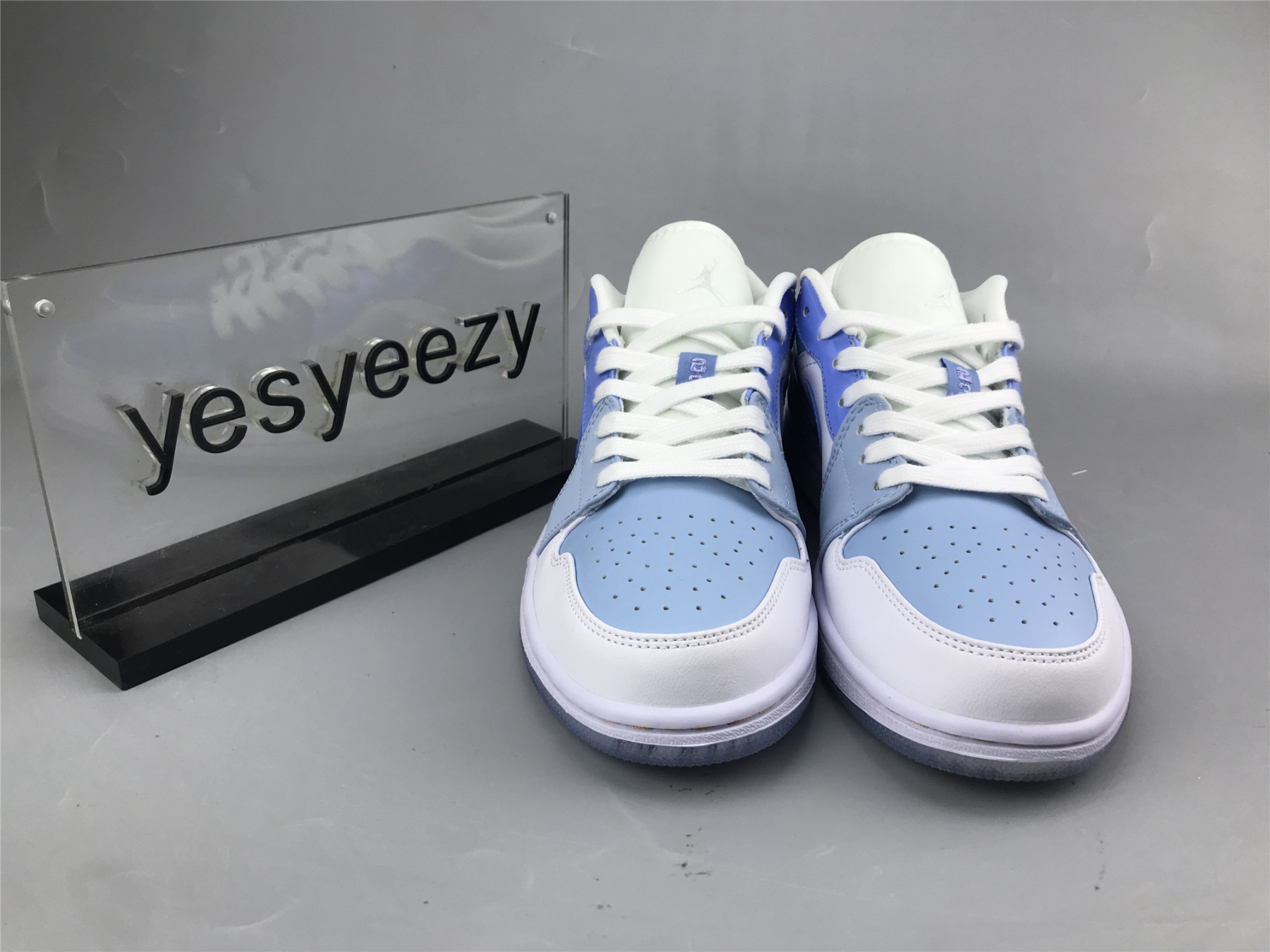 UA AIR JORDAN 1 LOW SE 