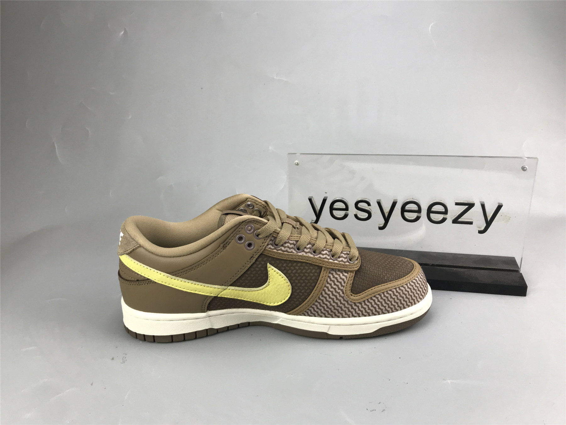 UA NIKE UNDEFEATED X DUNK LOW SP