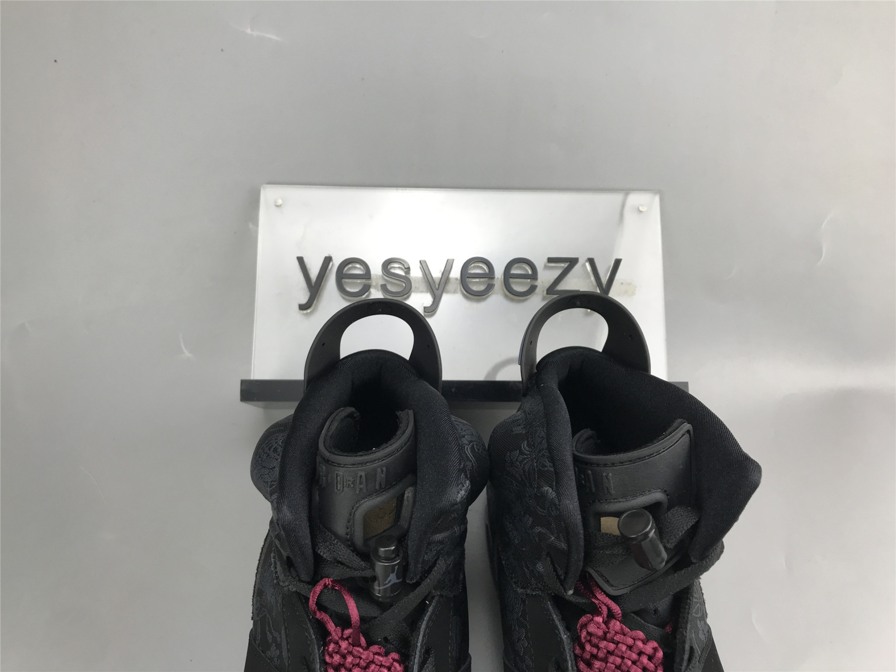 UA WMNS AIR JORDAN 6 RETRO