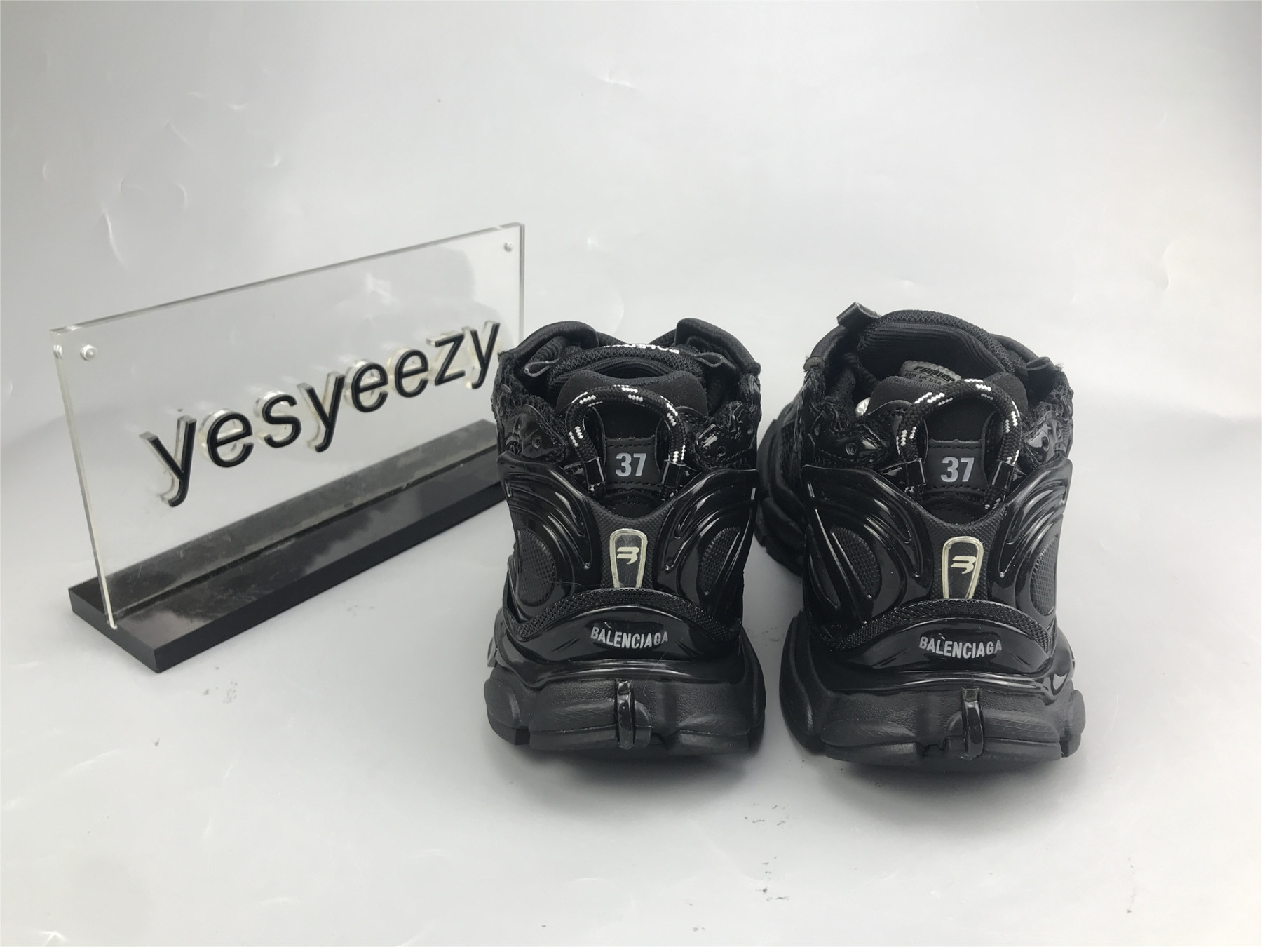 UA RUNNER BLACK