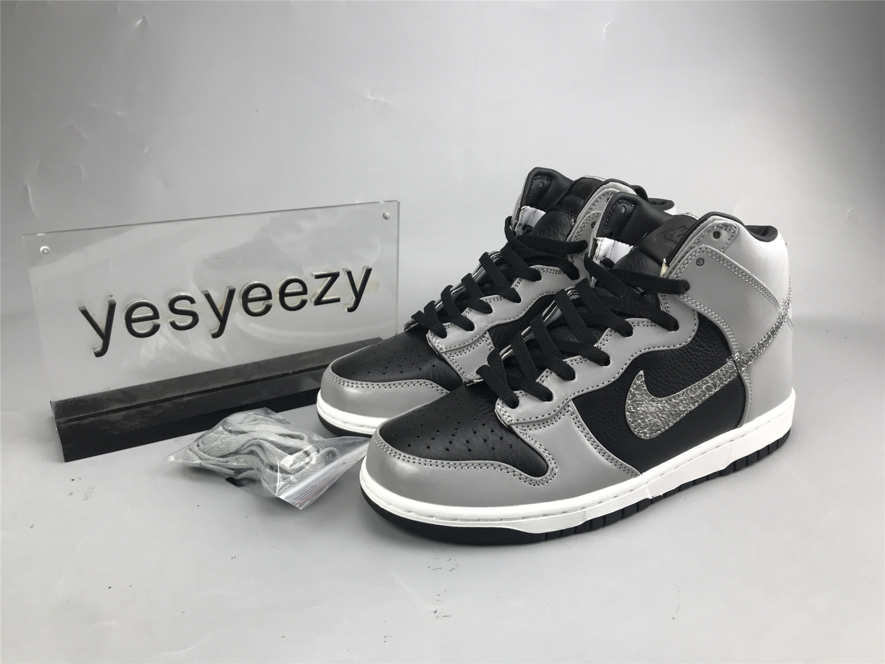 UA NIKE DUNK PRM HI SP