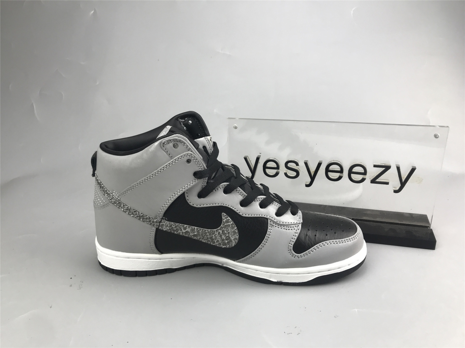 UA NIKE DUNK PRM HI SP