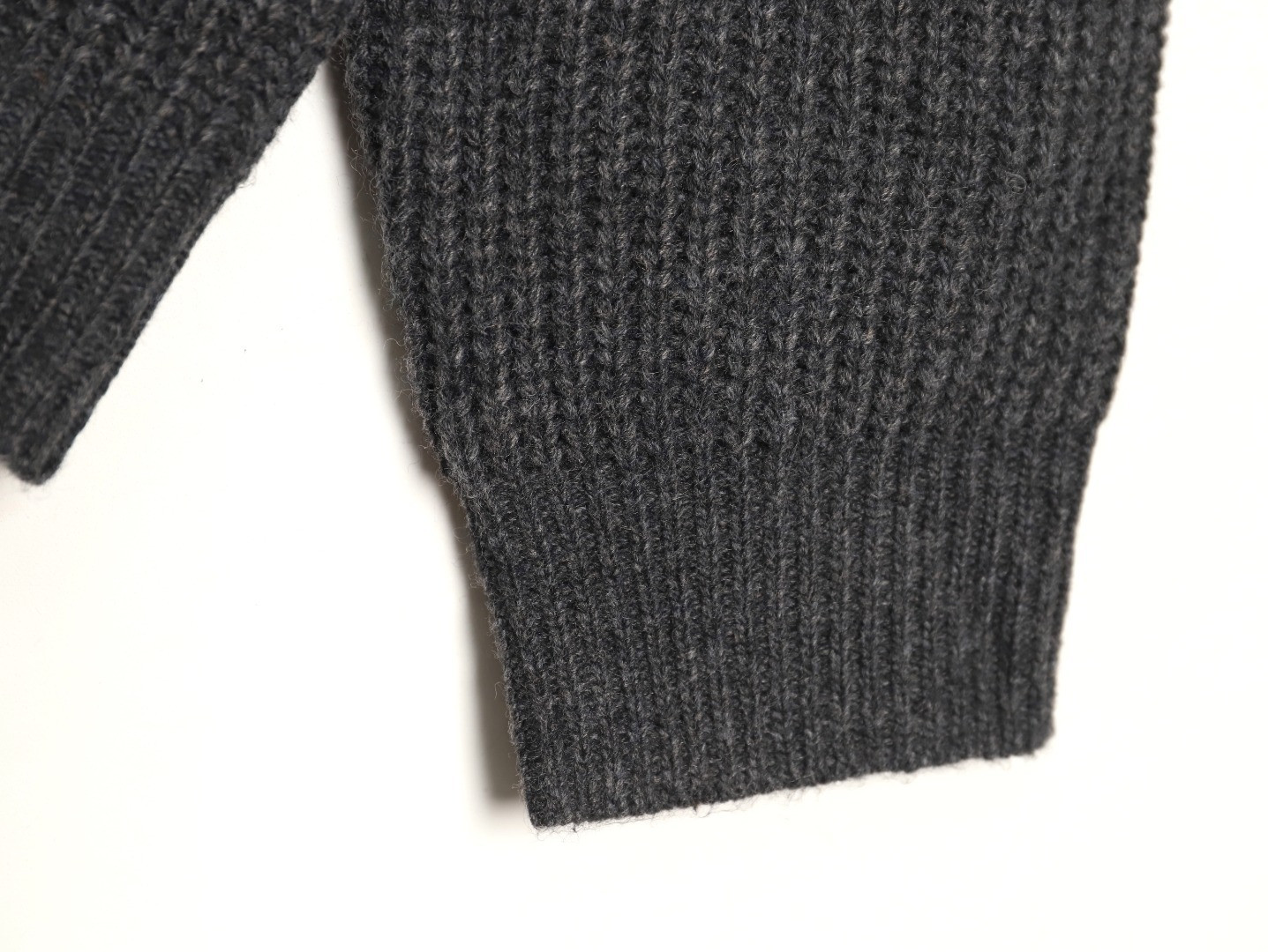 L0vis Vvtt0n LV 24FW Cardigan Sweaters