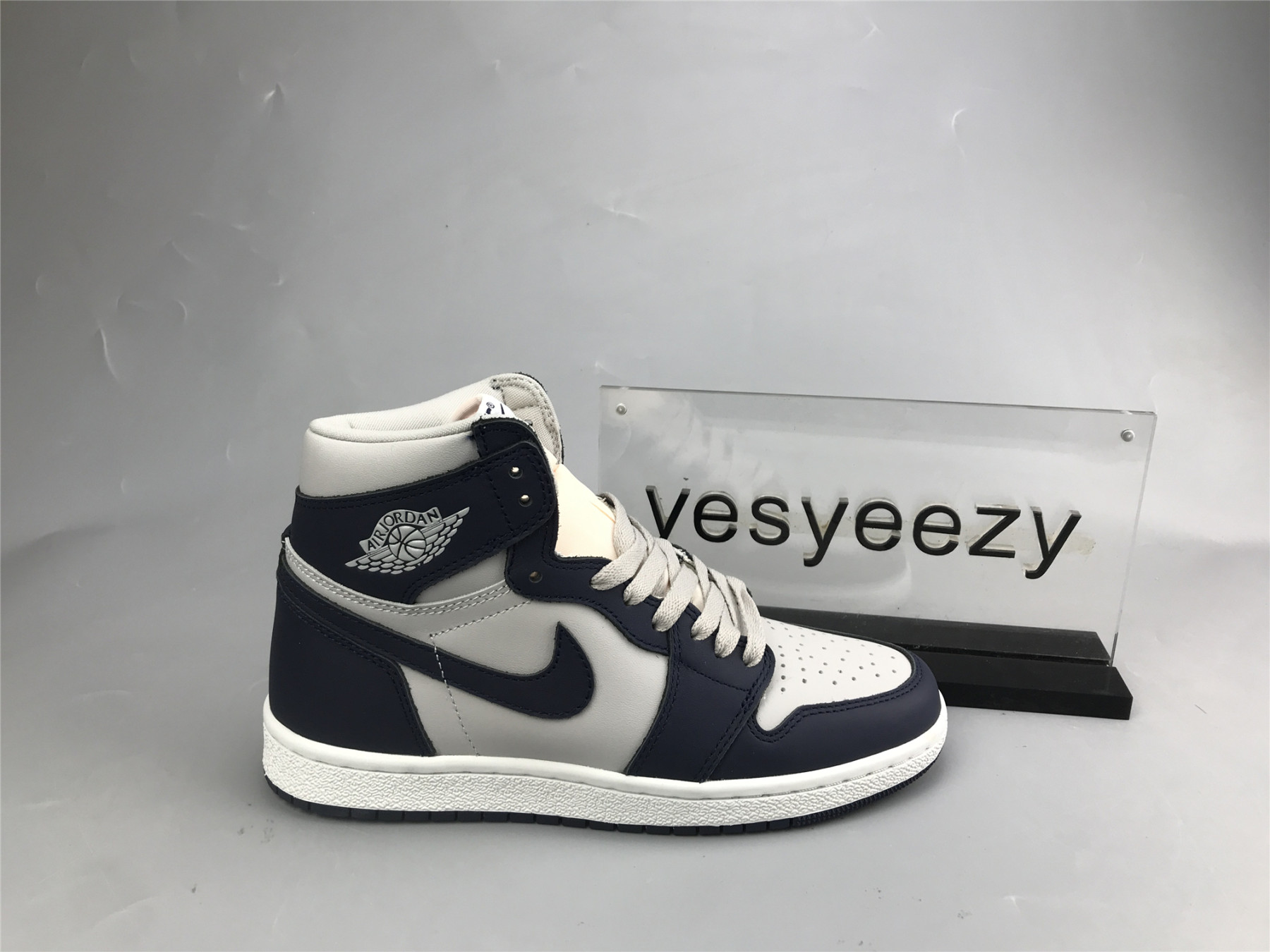 UA AIR JORDAN 1 RETRO HIGH 