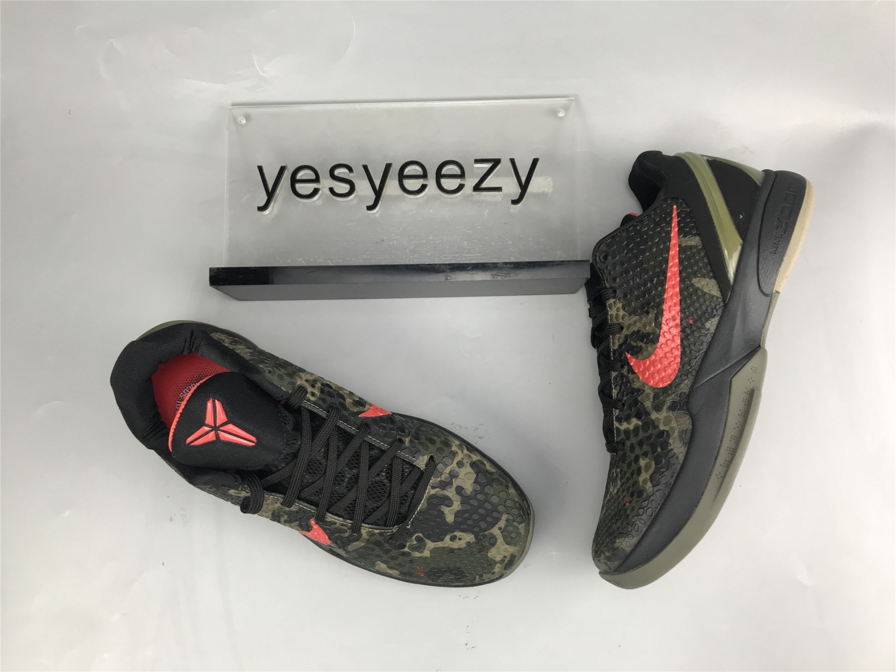 UA NIKE ZOOM KOBE 6 