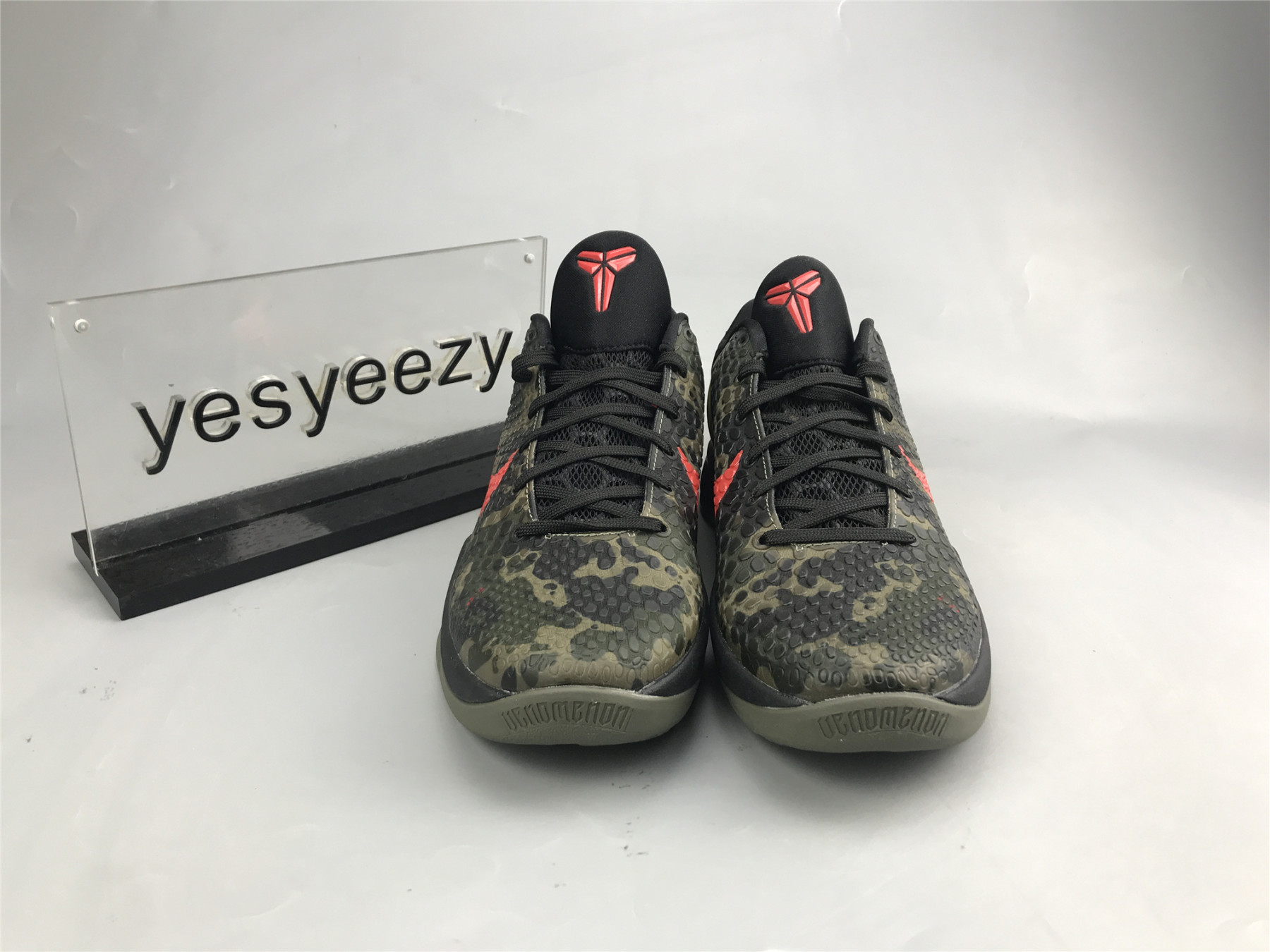 UA NIKE ZOOM KOBE 6 