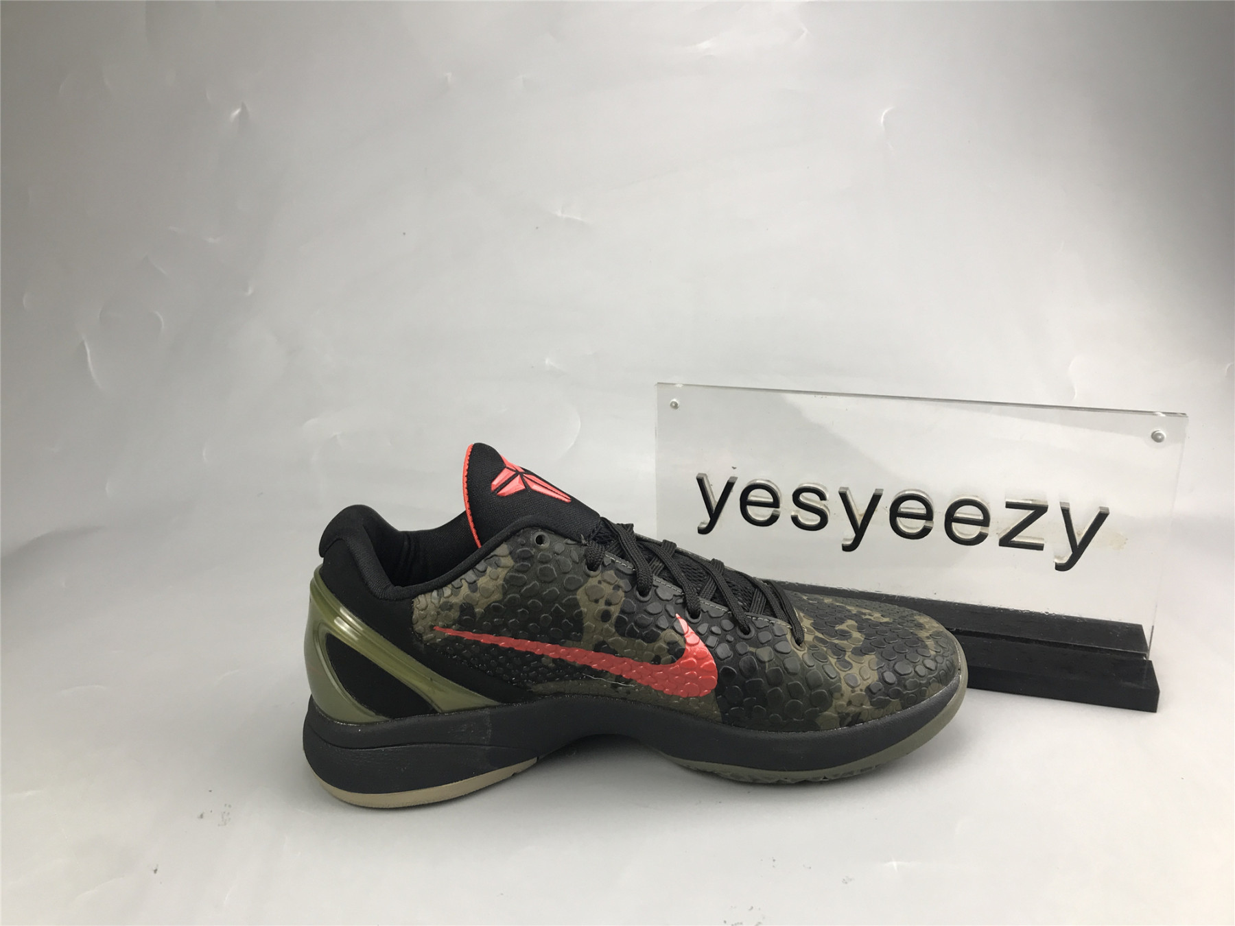 UA NIKE ZOOM KOBE 6 