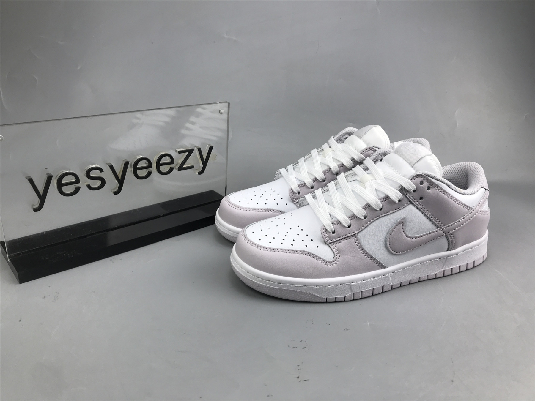 UA NIKE WMNS DUNK LOW 