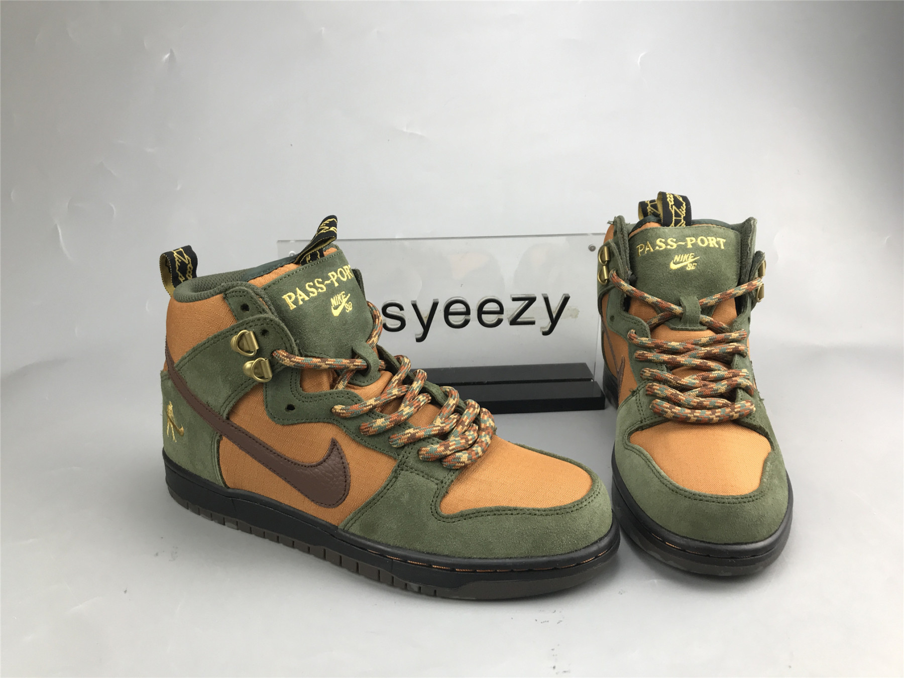 UA PASS~PORT X NIKE SB DUNK HIGH â€œWORKBOOTâ€