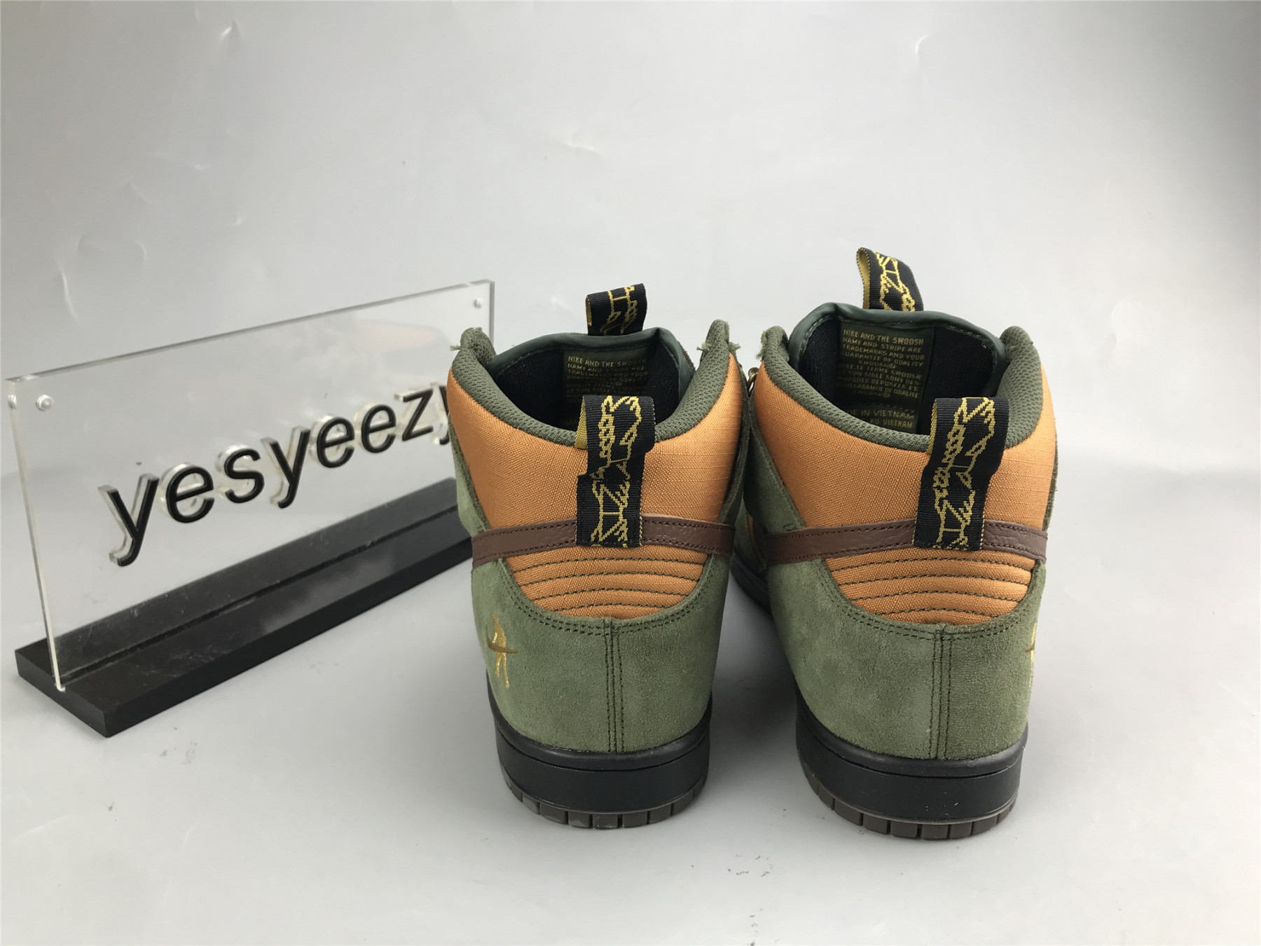 UA PASS~PORT X NIKE SB DUNK HIGH â€œWORKBOOTâ€