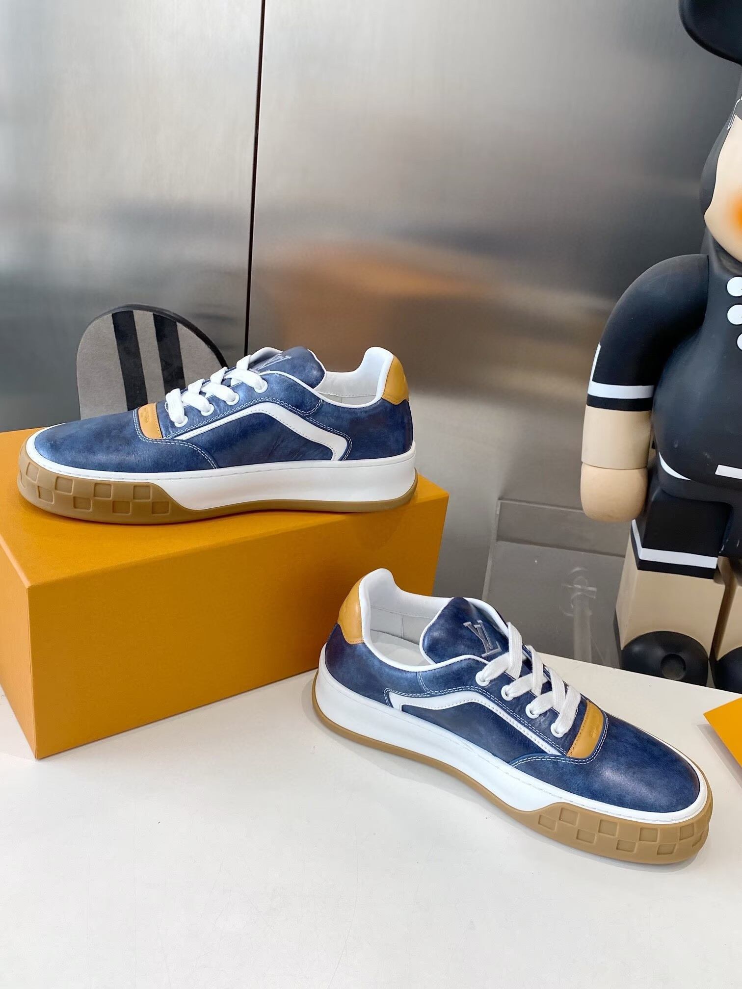 UA LV Tilted Sneaker