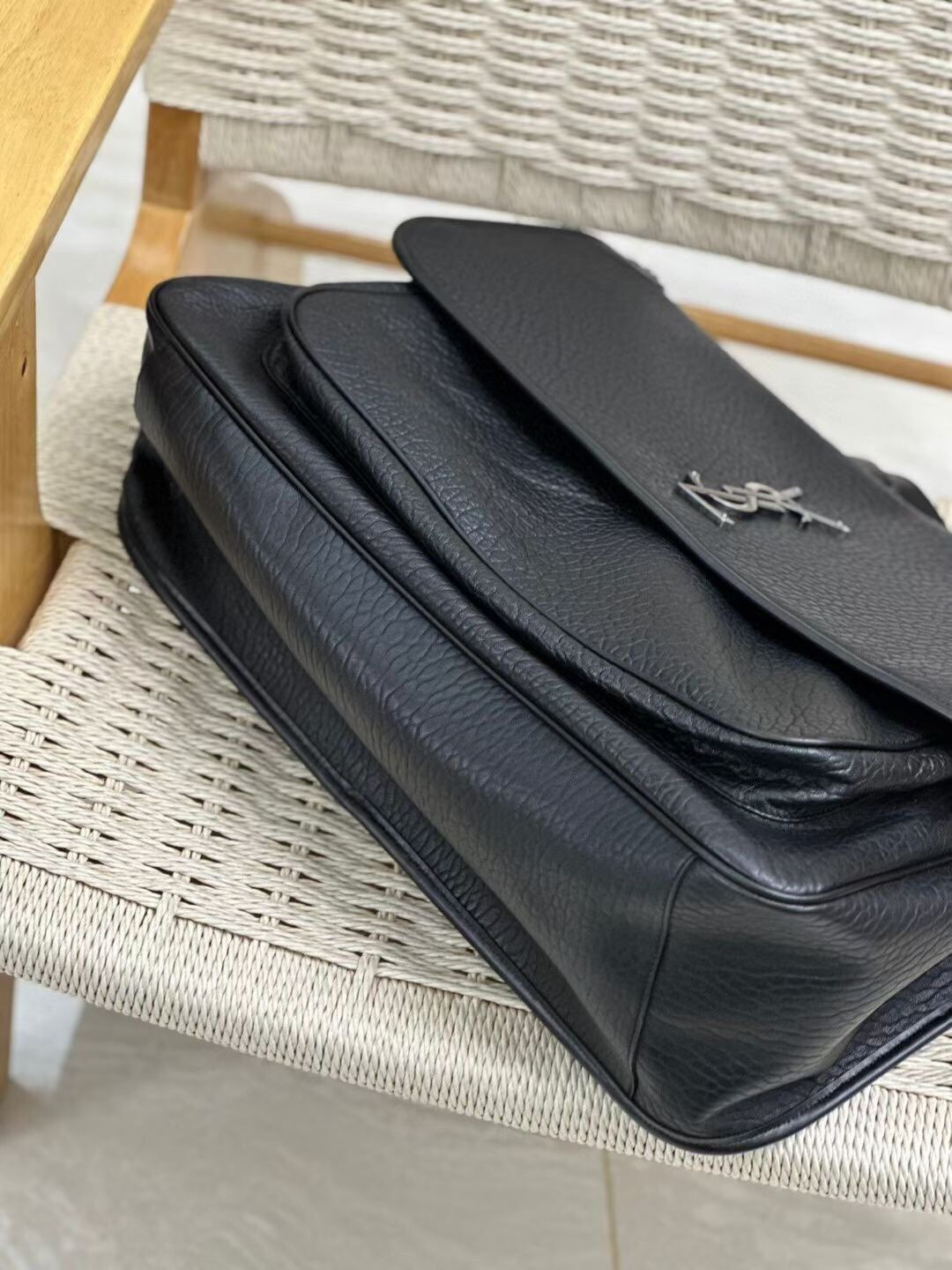 Y51 NIKI OVERSIZED in Grained Lambskin 47x34x16cm