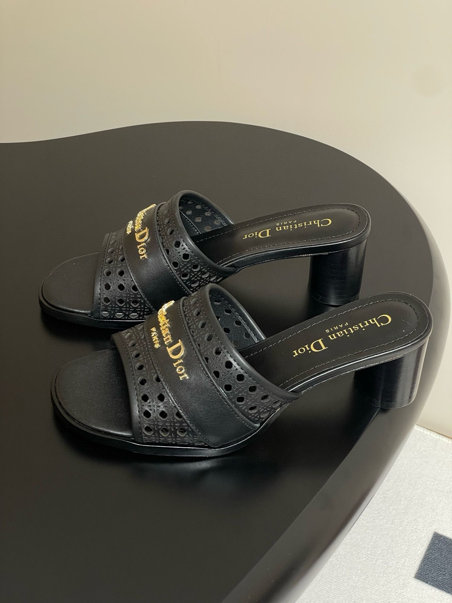 UA D10r D-Lane Heeled Slide