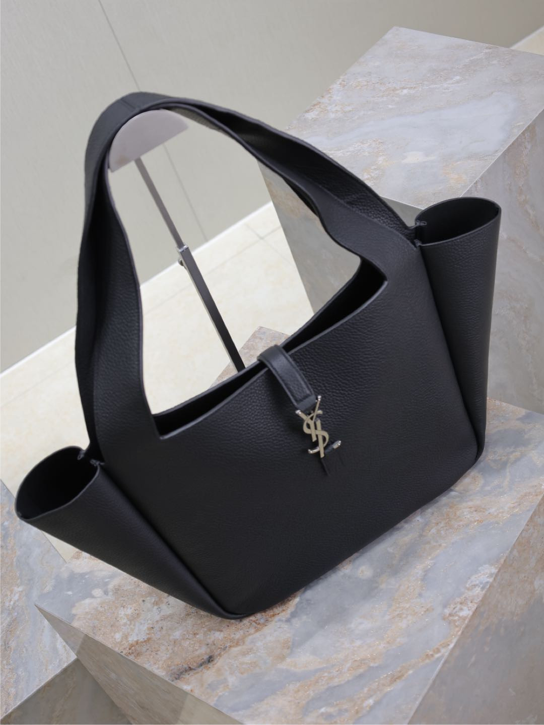 Y51 LE 5 À 7 BEA in grained leather 50×28×18cm