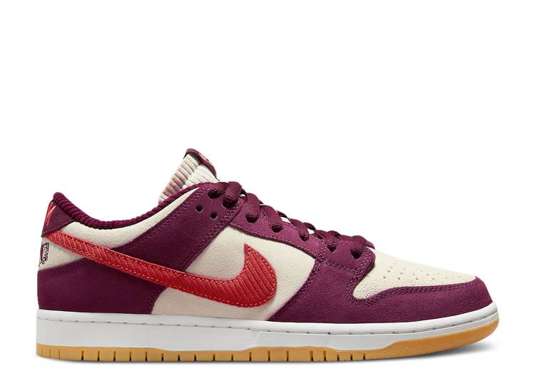UA NIKE SKATE LIKE A GIRL X DUNK LOW SB