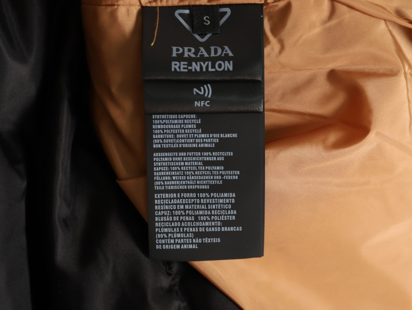 Pra*a PRD Short Puffer jacket
